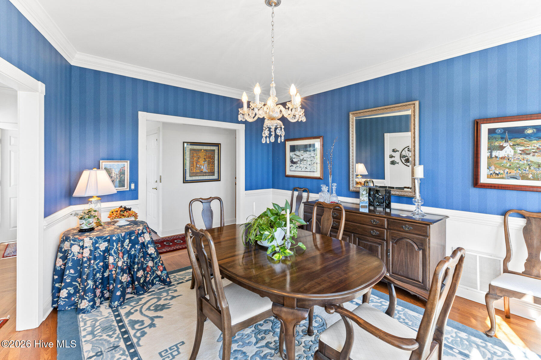 100558042 | Photo 31