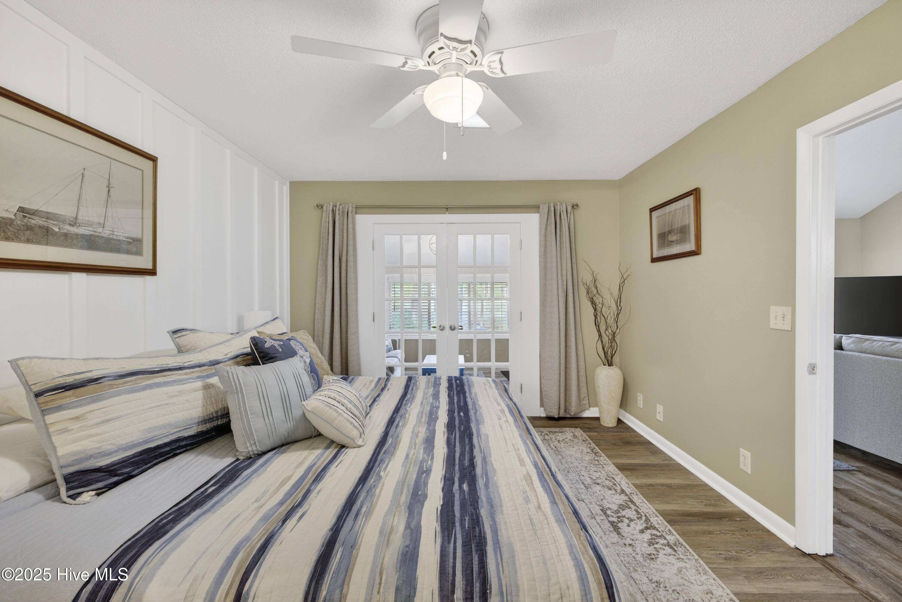 100543749 | Photo 15