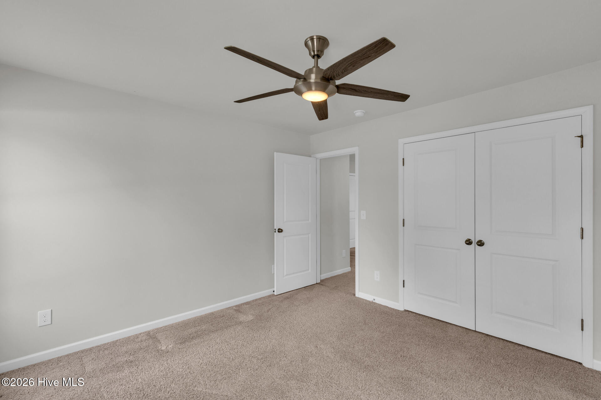 100549355 | Photo 21