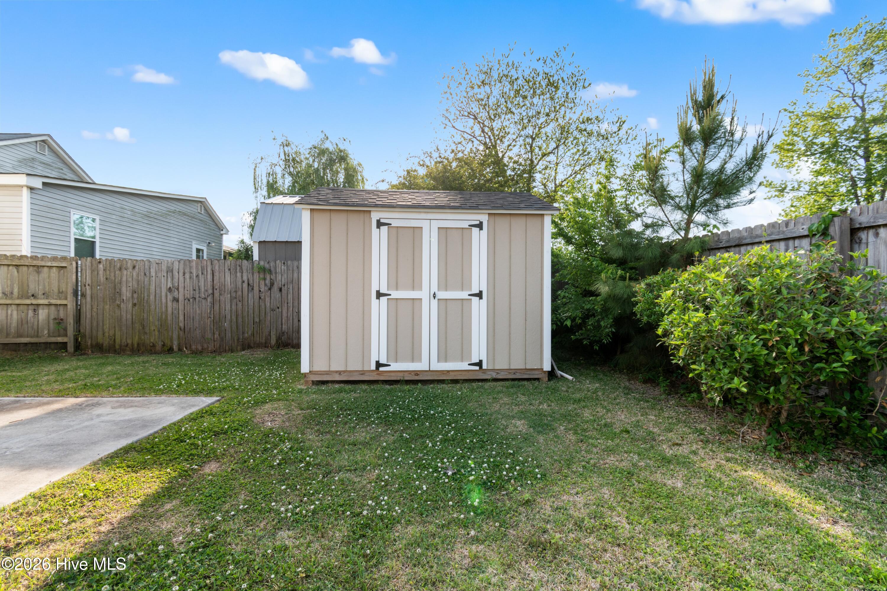 100568086 | Photo 31