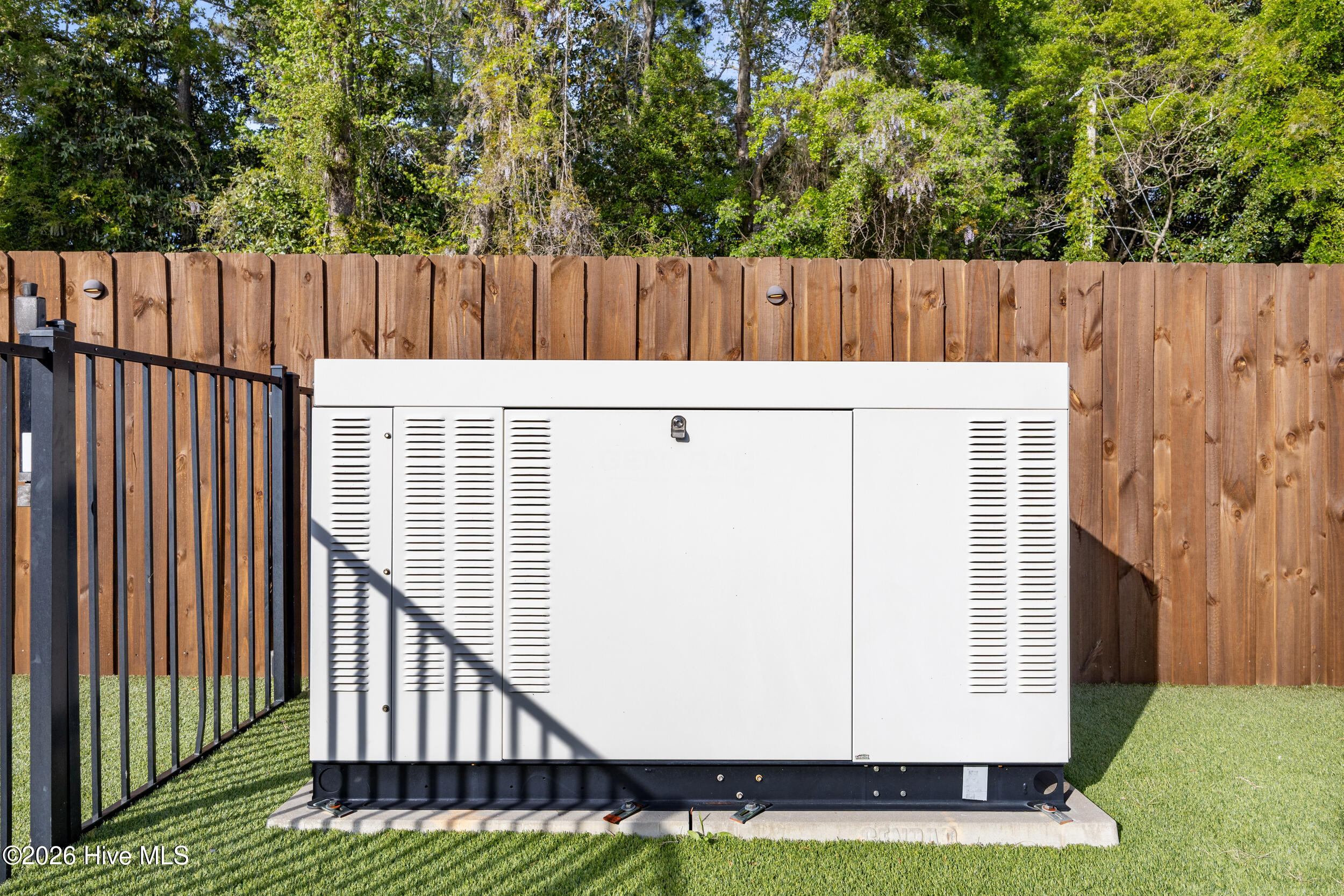 100566940 | Photo 59