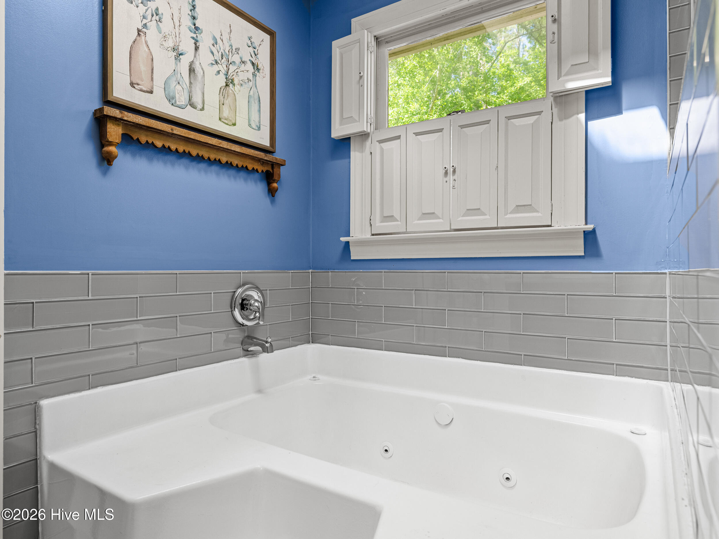 100570486 | Photo 45