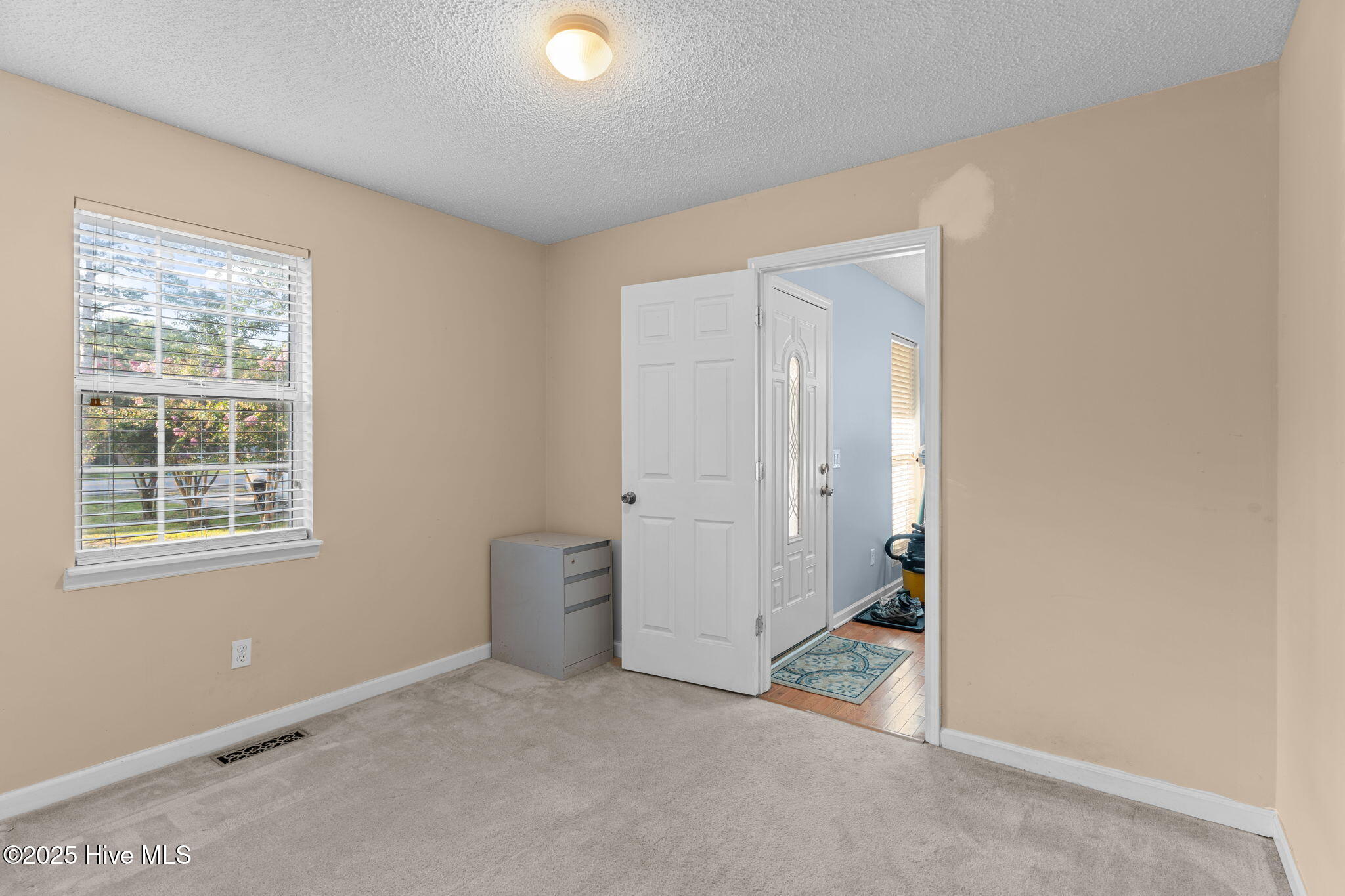 100527660 | Photo 31