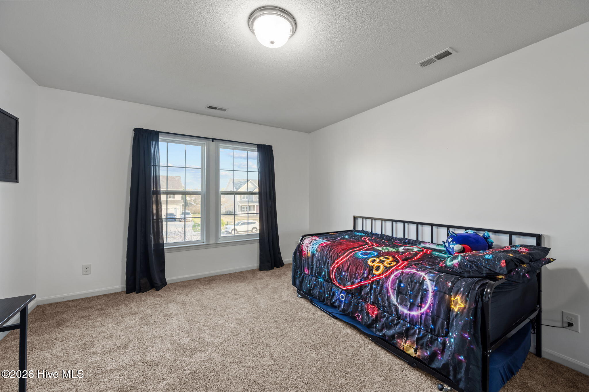 100560340 | Photo 27