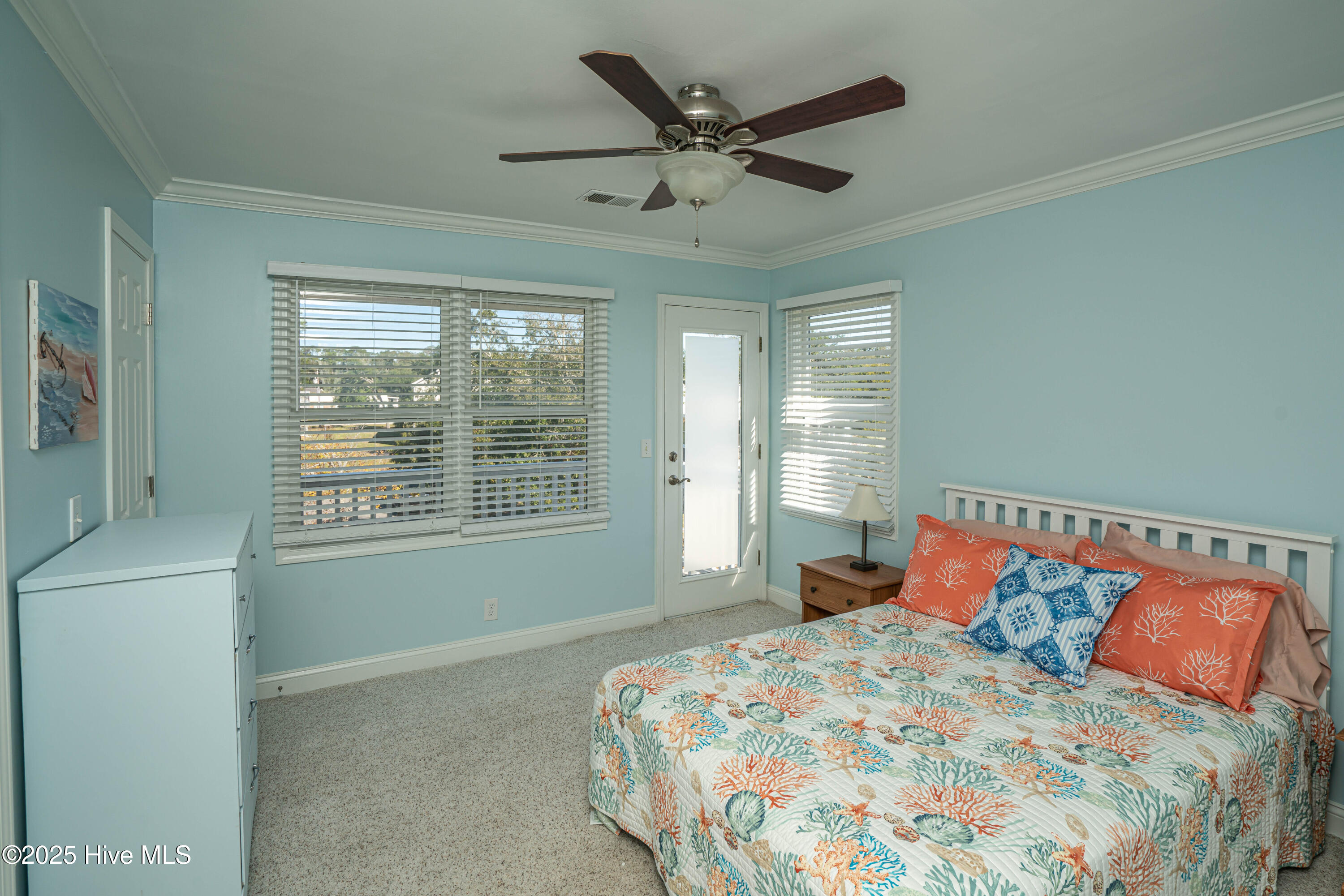 100539099 | Photo 70