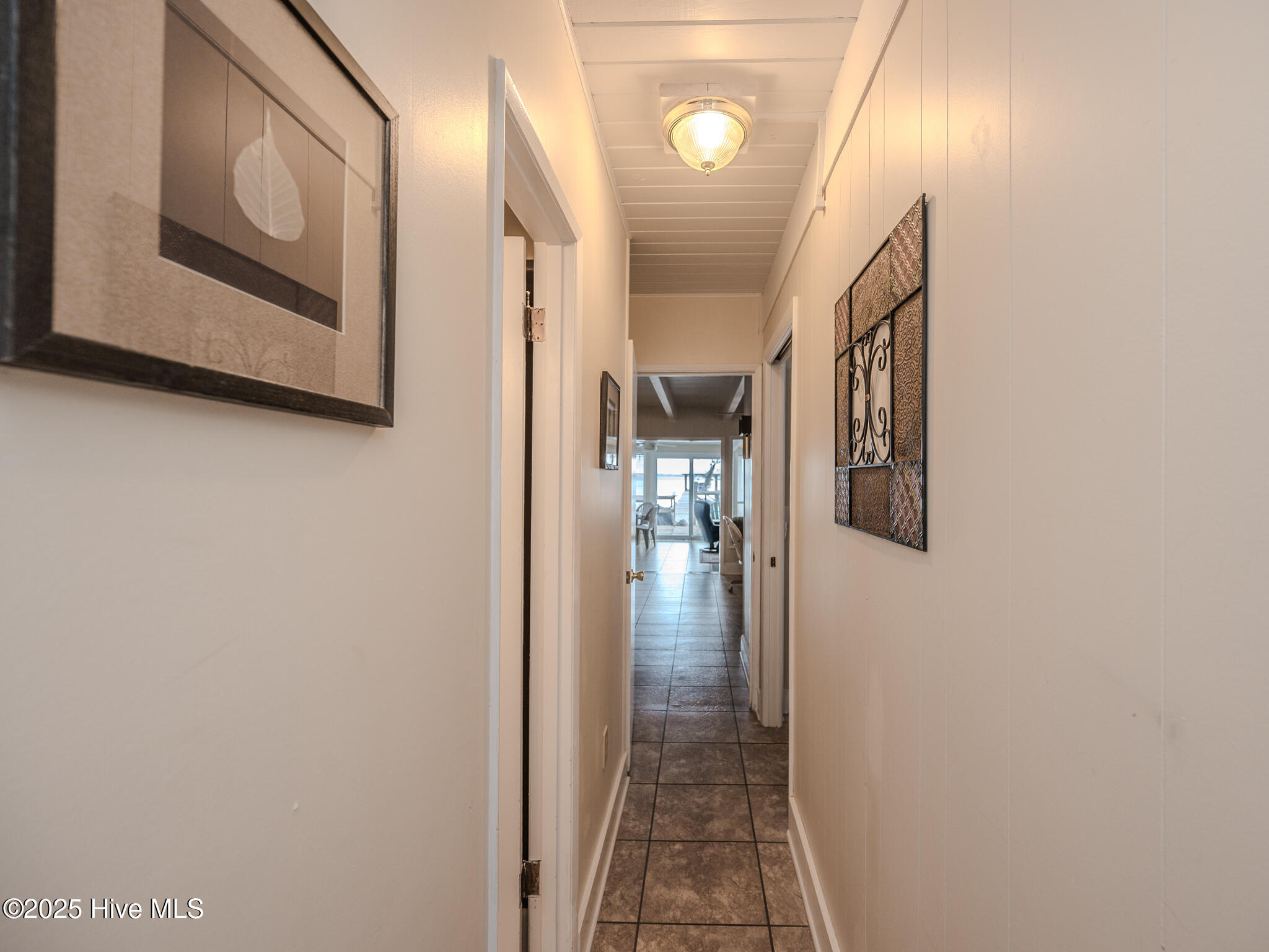 100560195 | Photo 24