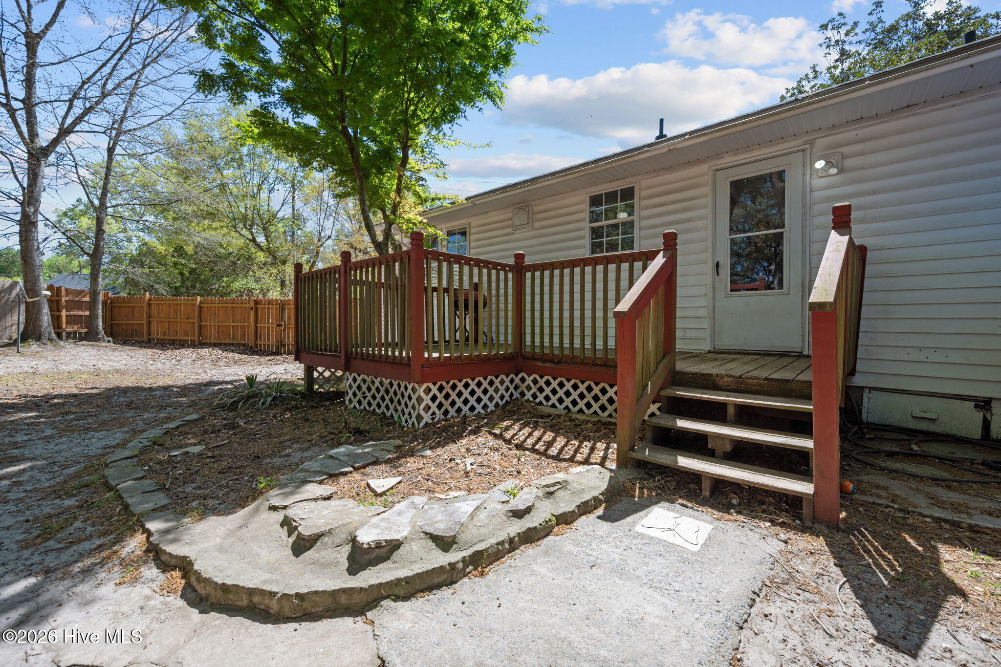 100562753 | Photo 37