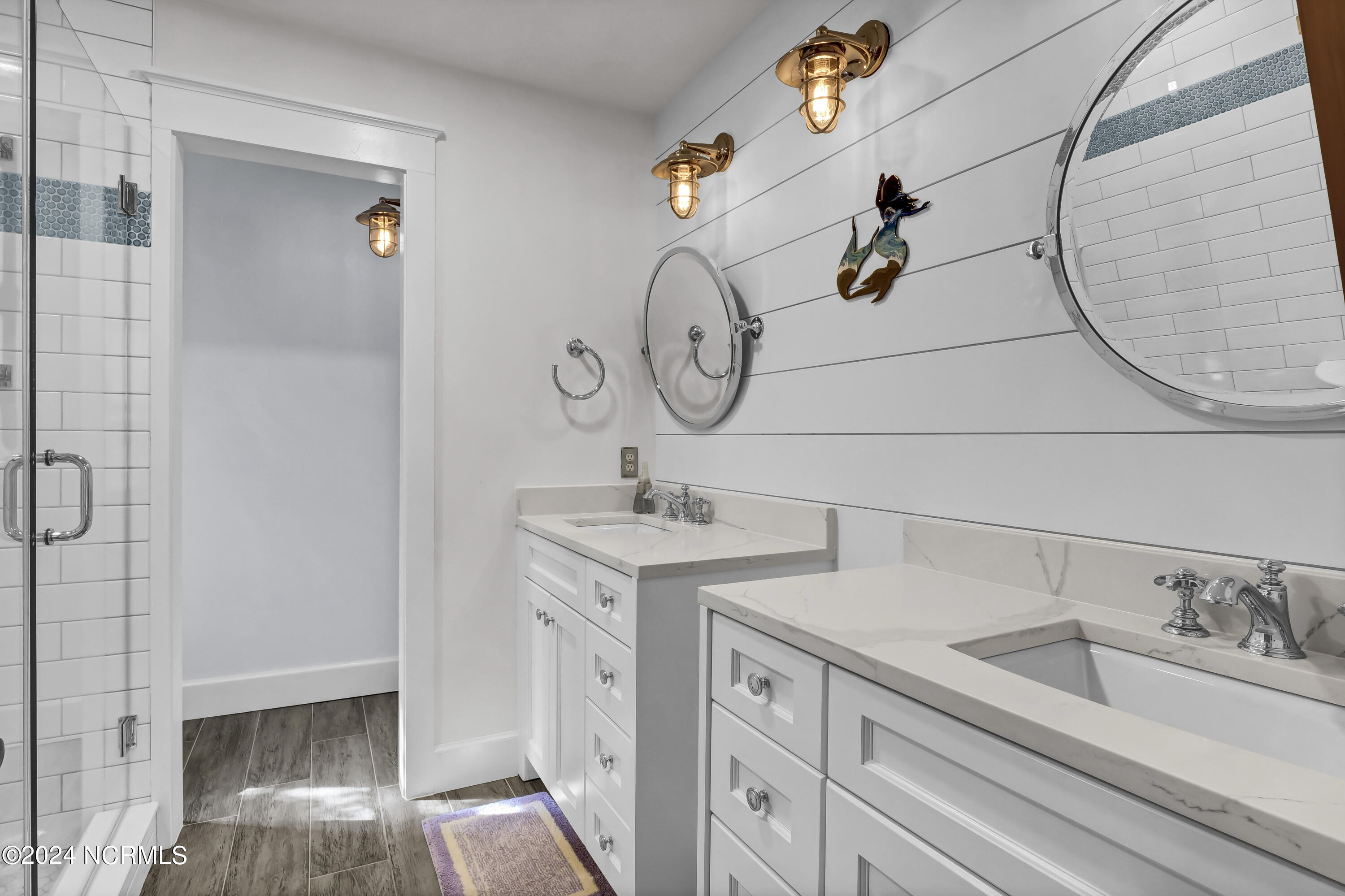 100468898 | Photo 37