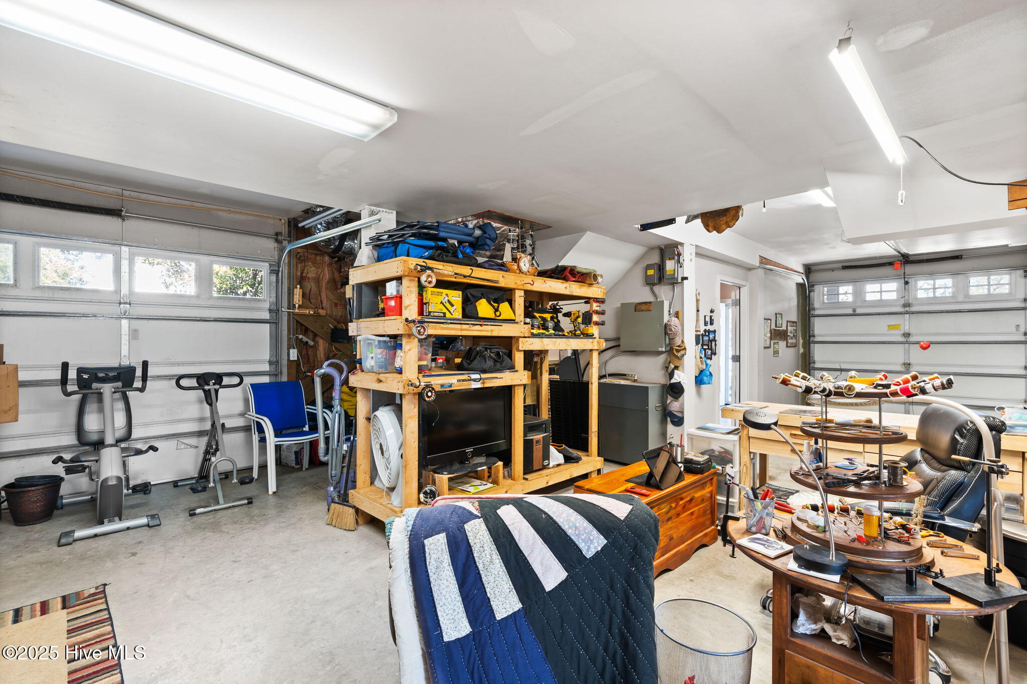 100543841 | Photo 47