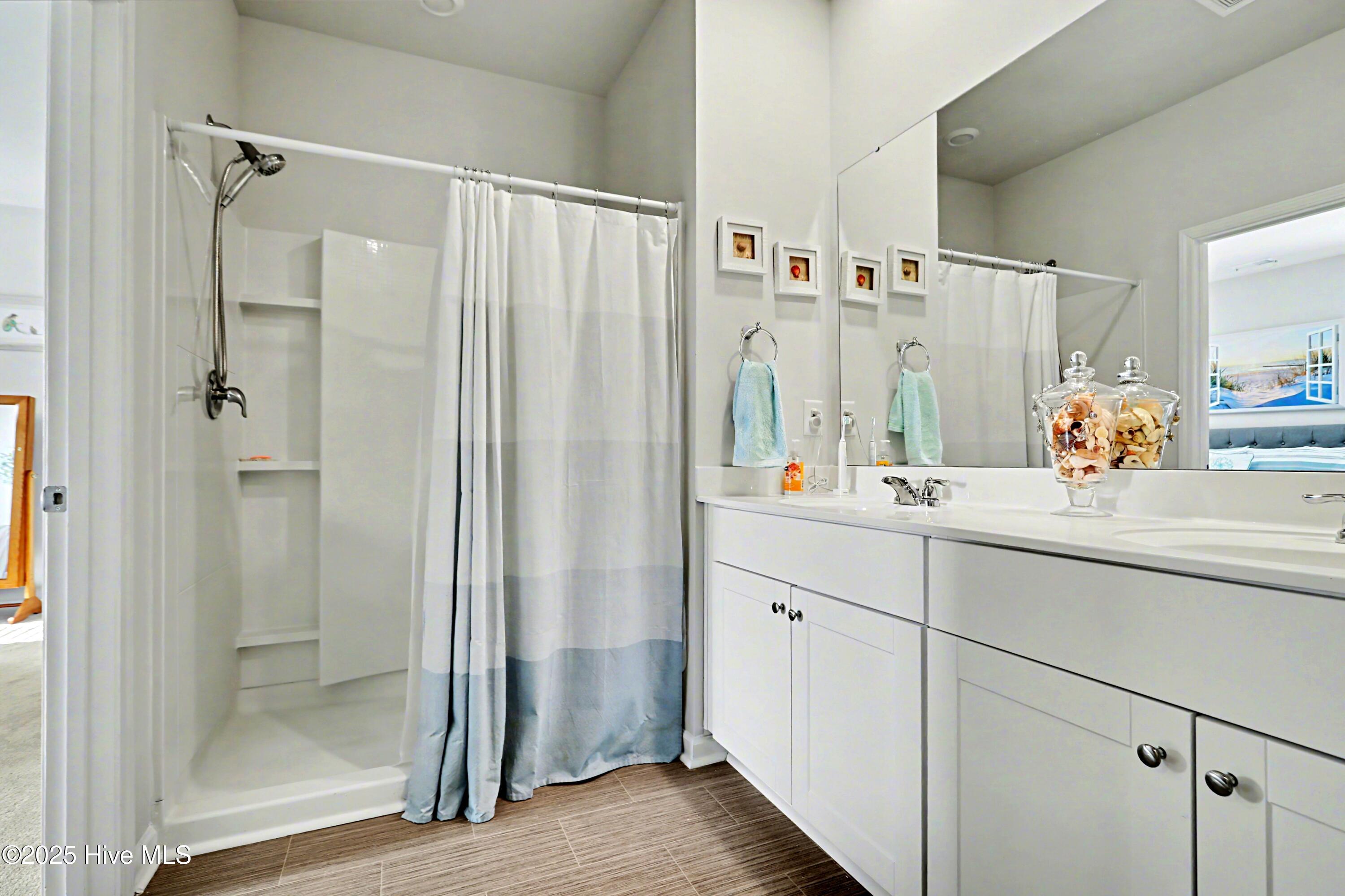 100547065 | Photo 21