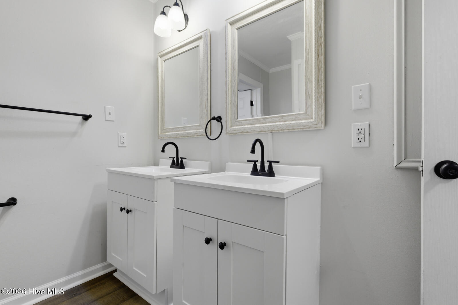 100566491 | Photo 14