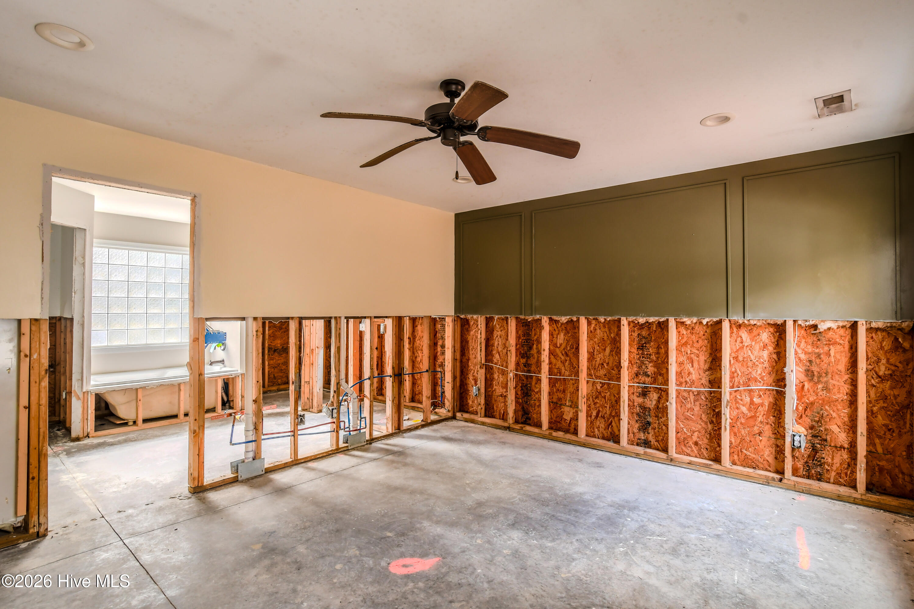 100547567 | Photo 19