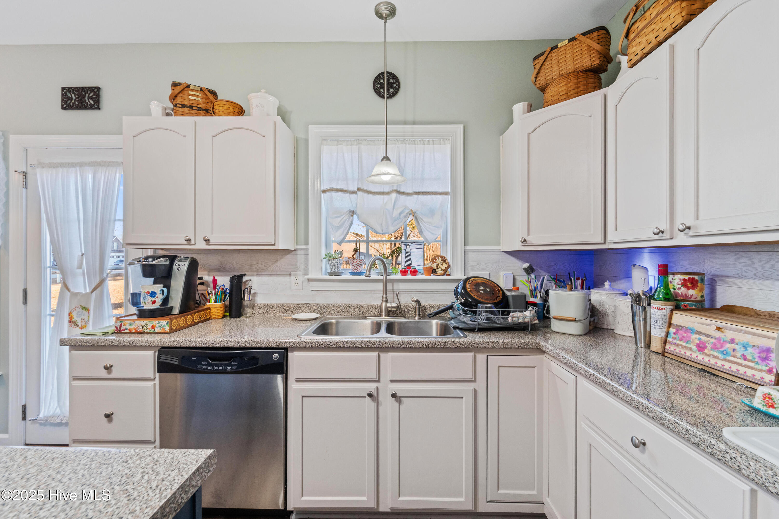 100546959 | Photo 20