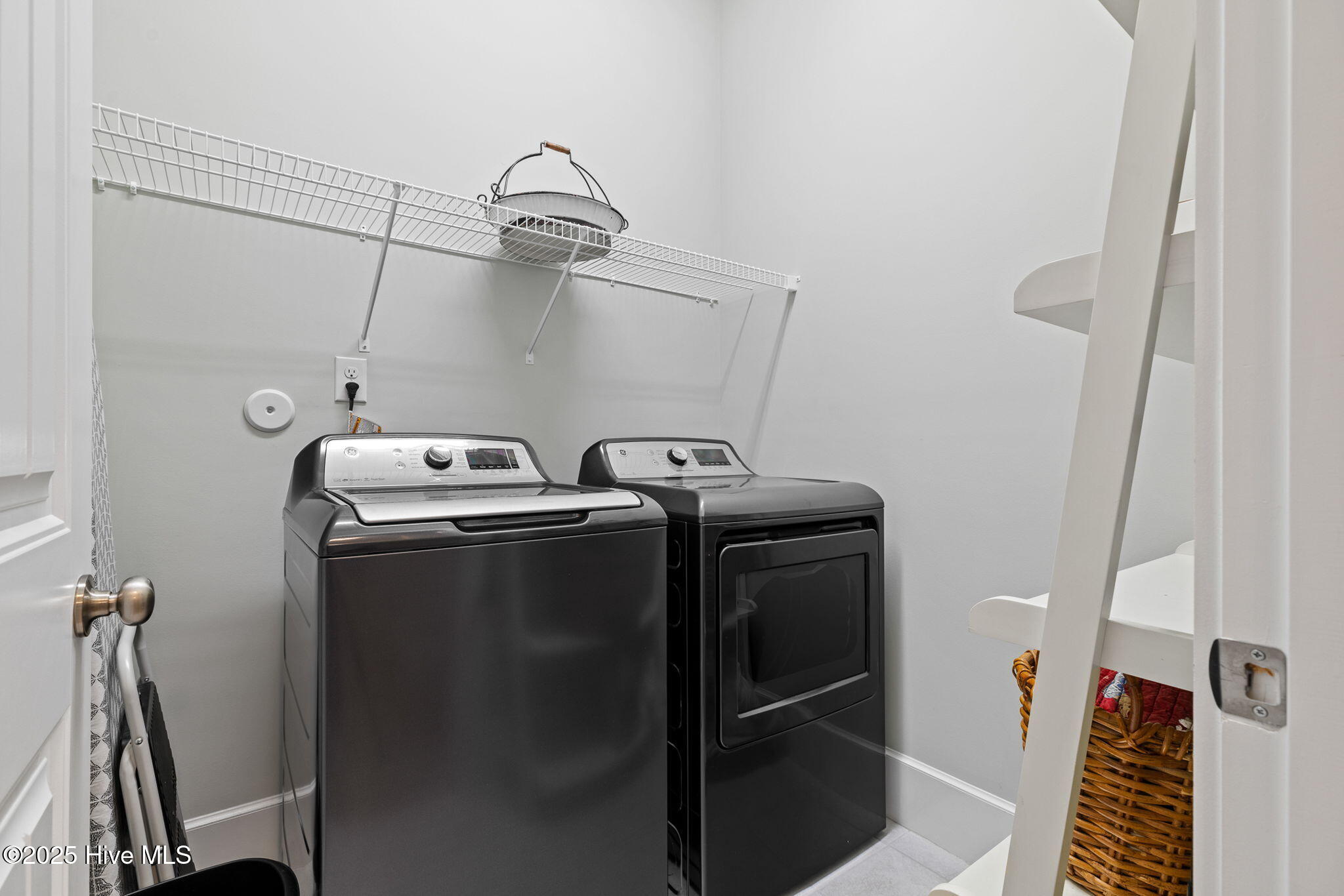 100541273 | Photo 34