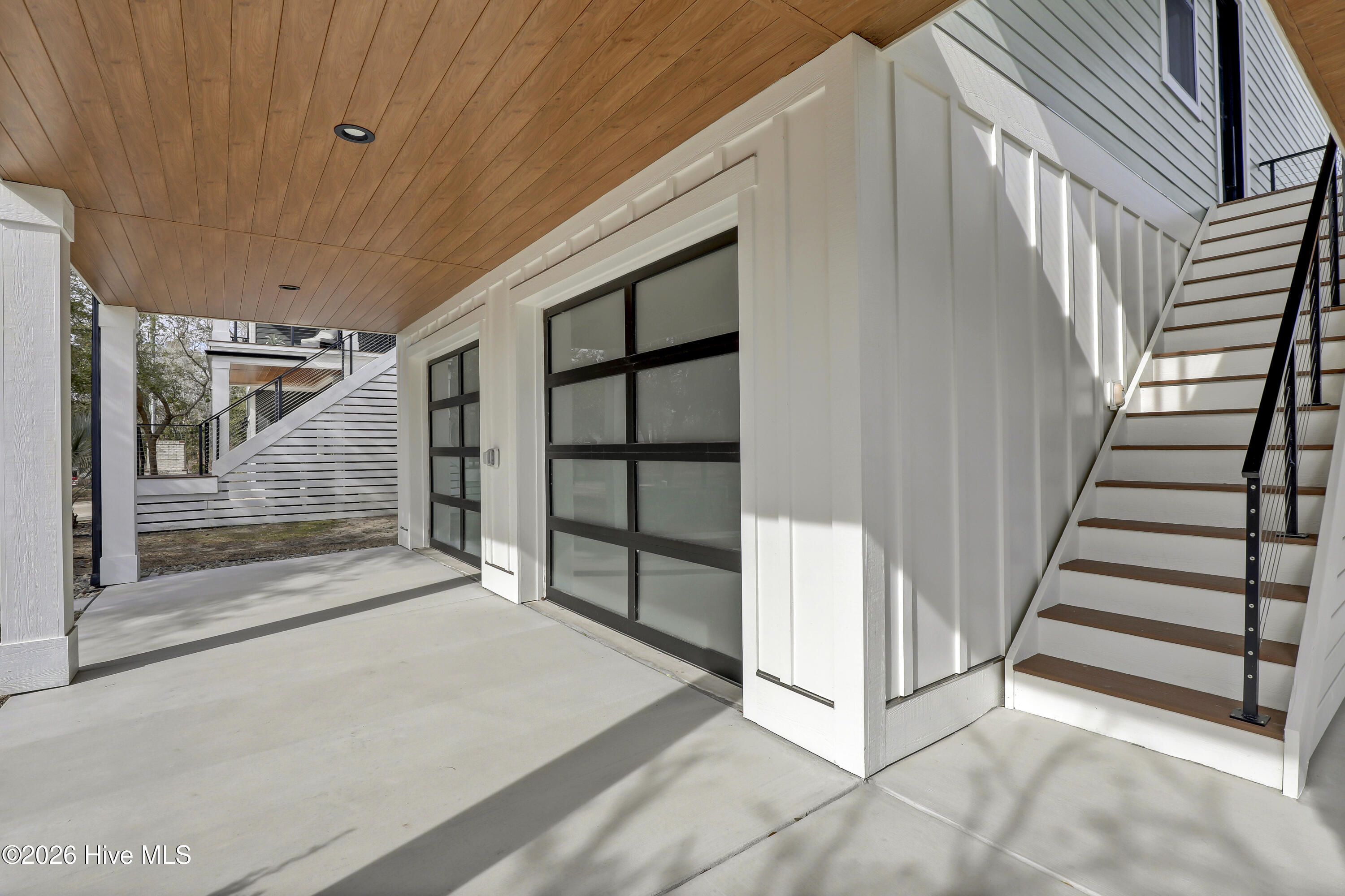 100554929 | Photo 44