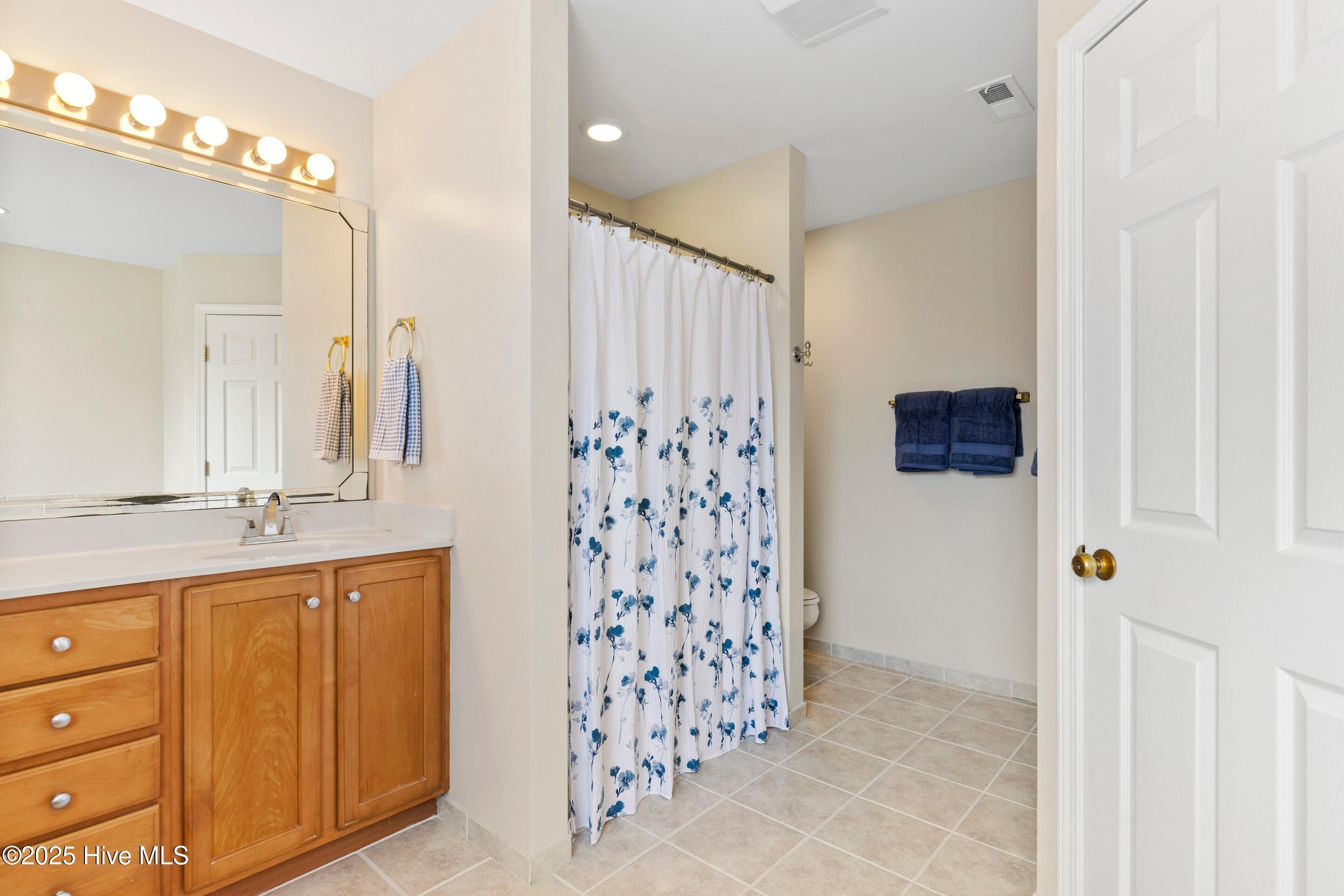 100519382 | Photo 30