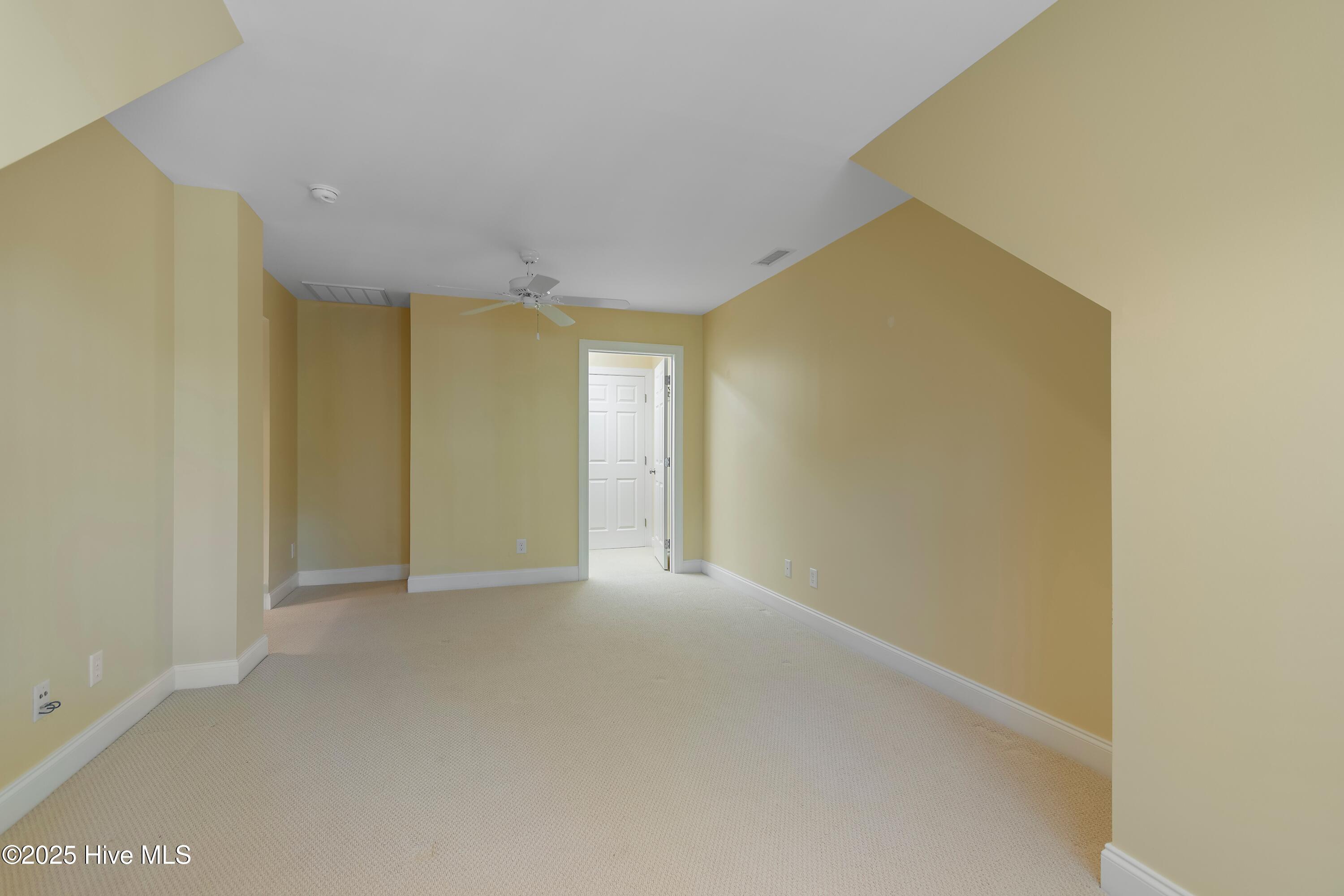 100537918 | Photo 32