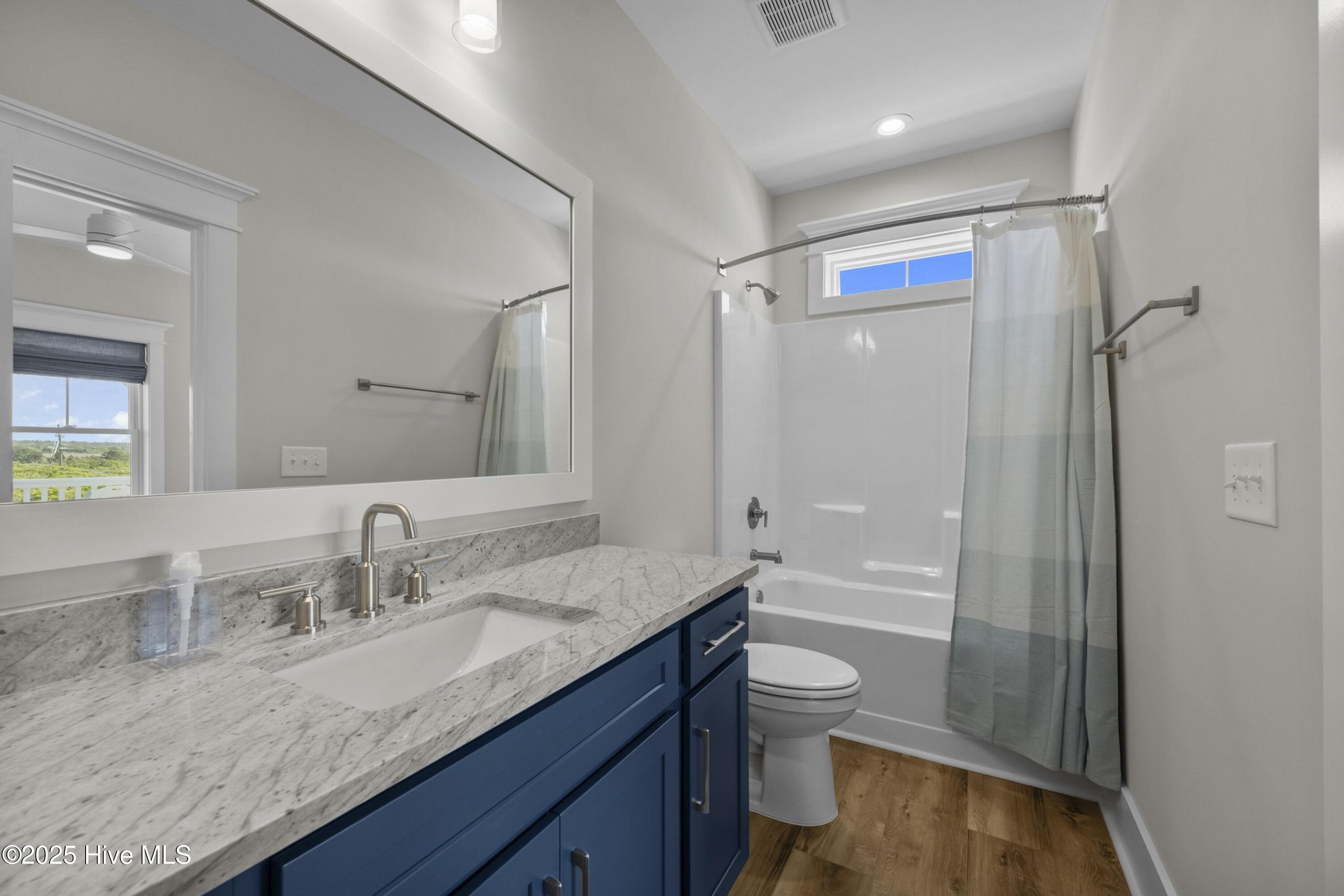 100510701 | Photo 55