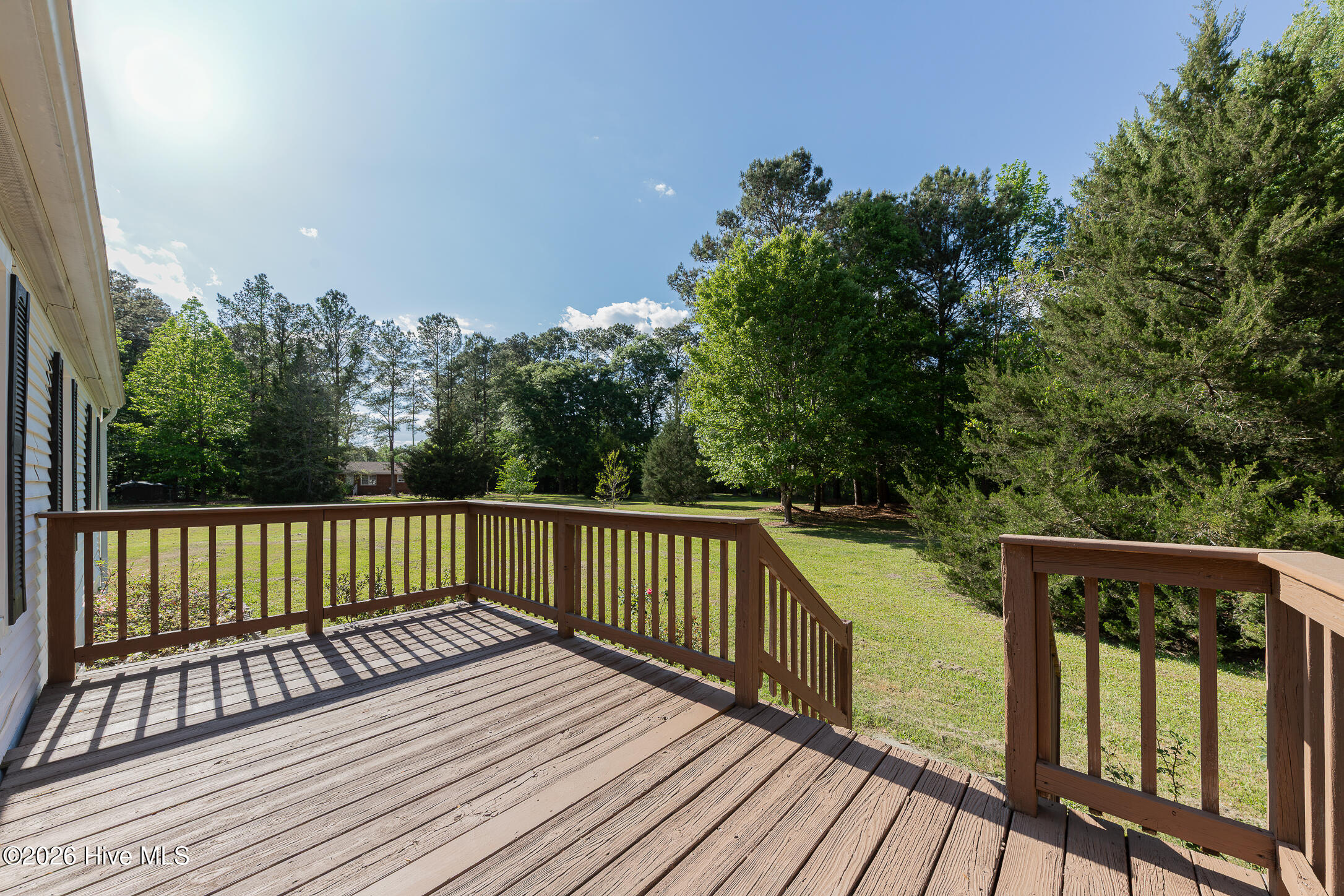 100570278 | Photo 10