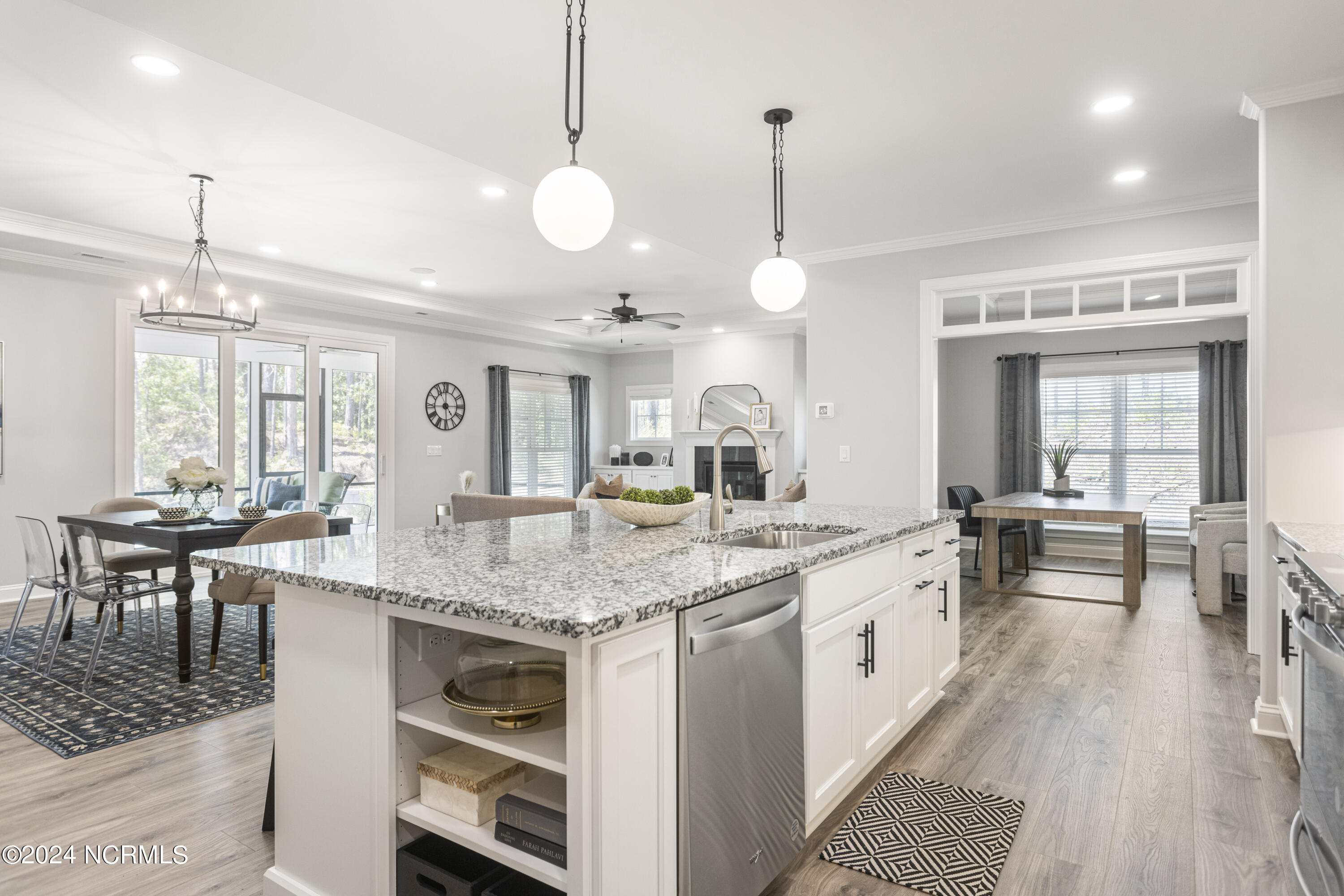 100544983 | Photo 27