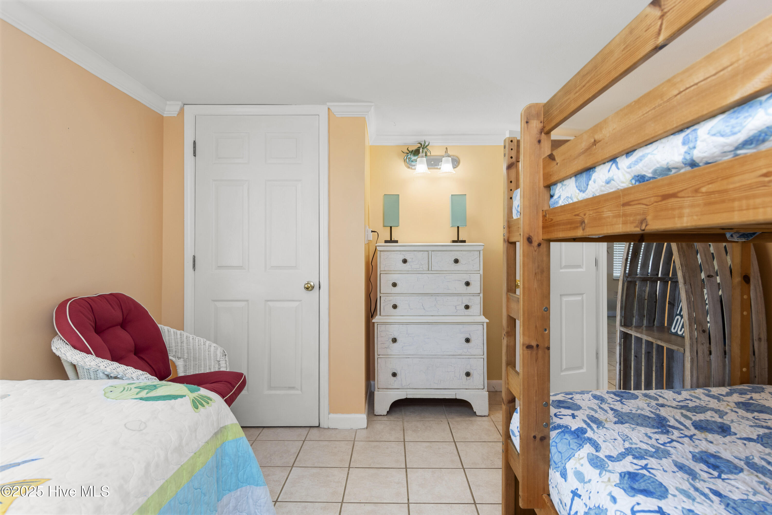 100523829 | Photo 36