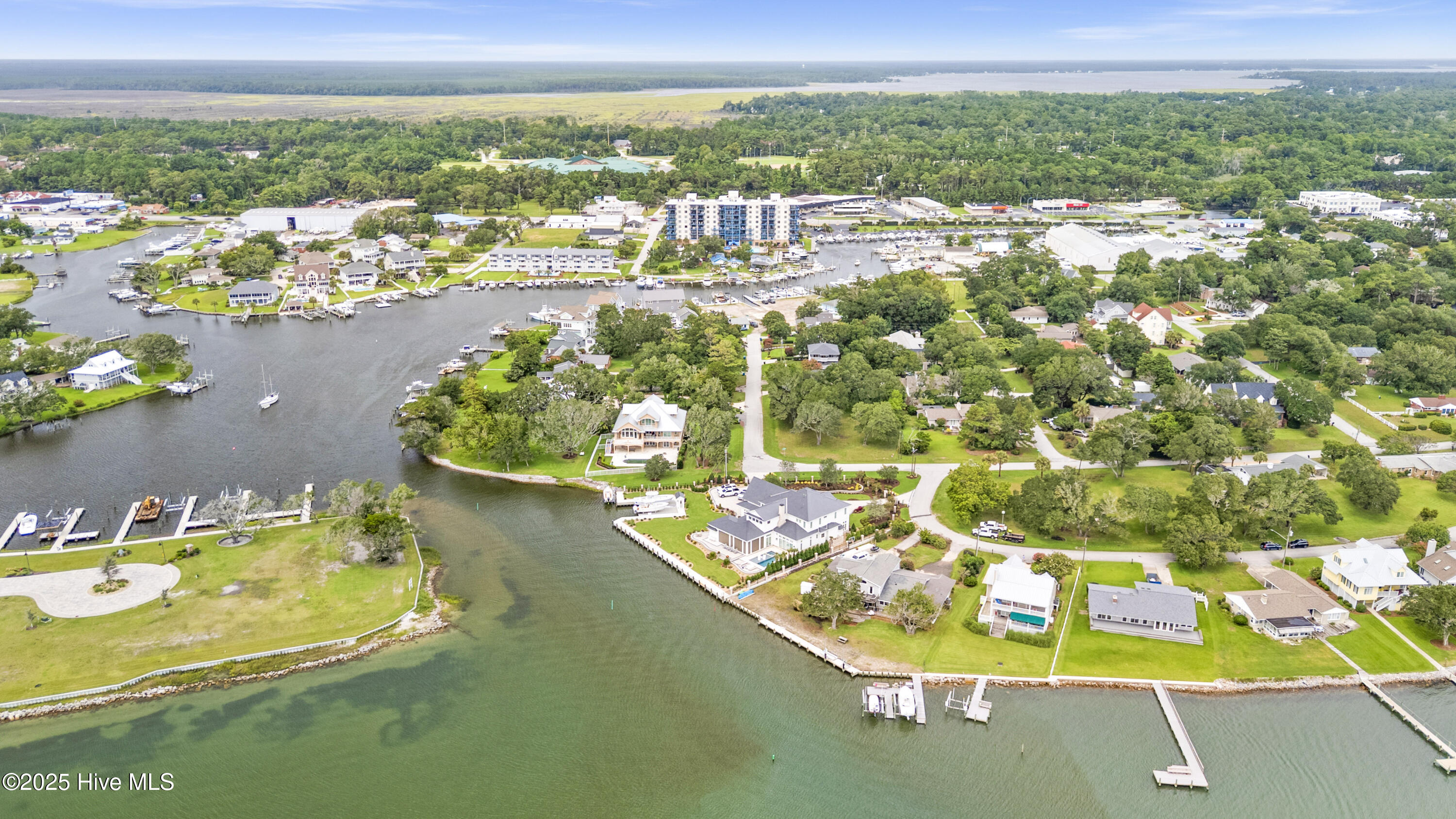 4425 Arendell Street 609,Morehead City