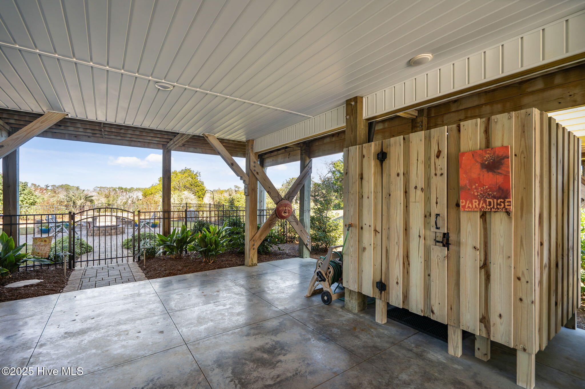 100543391 | Photo 53