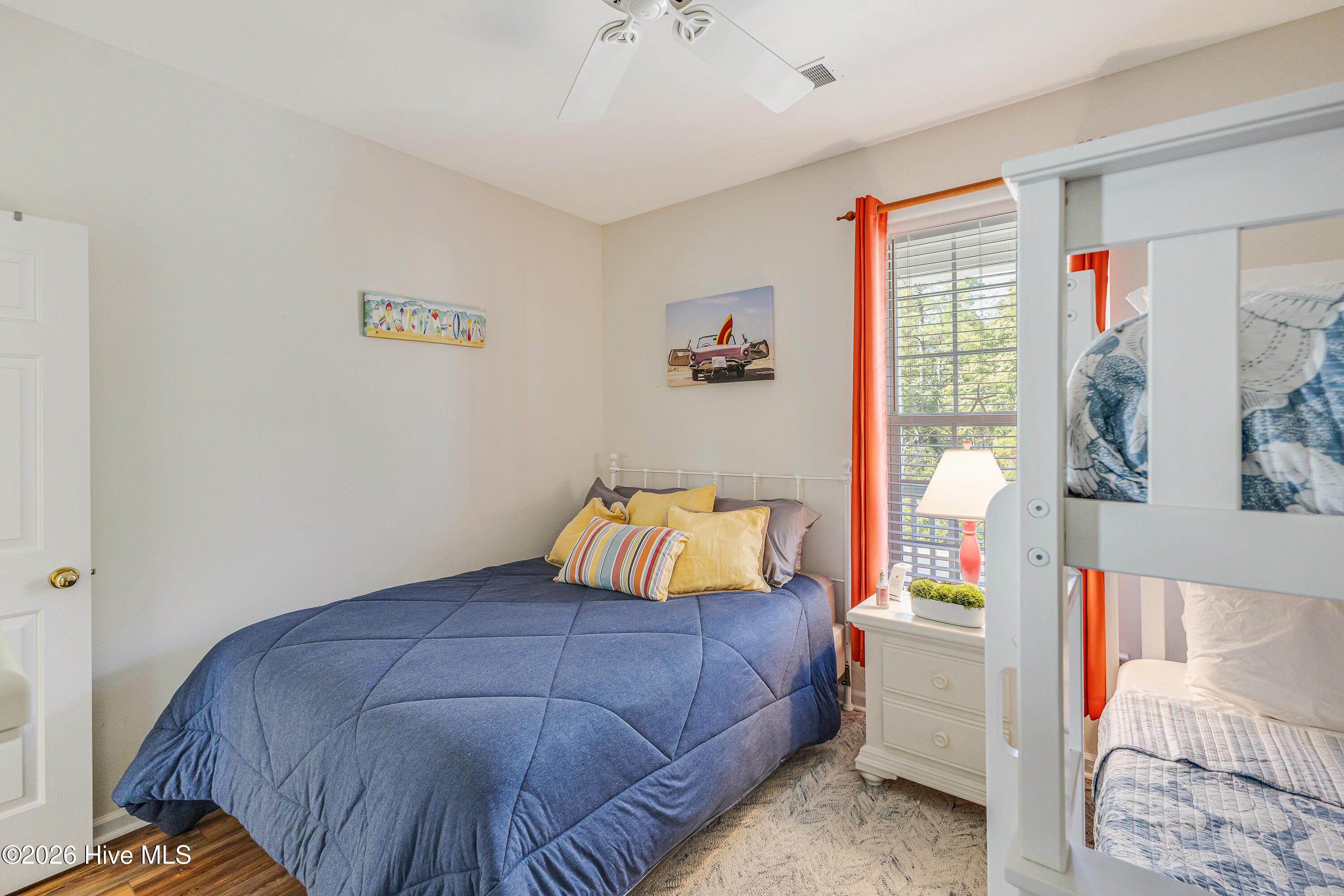 100564736 | Photo 26