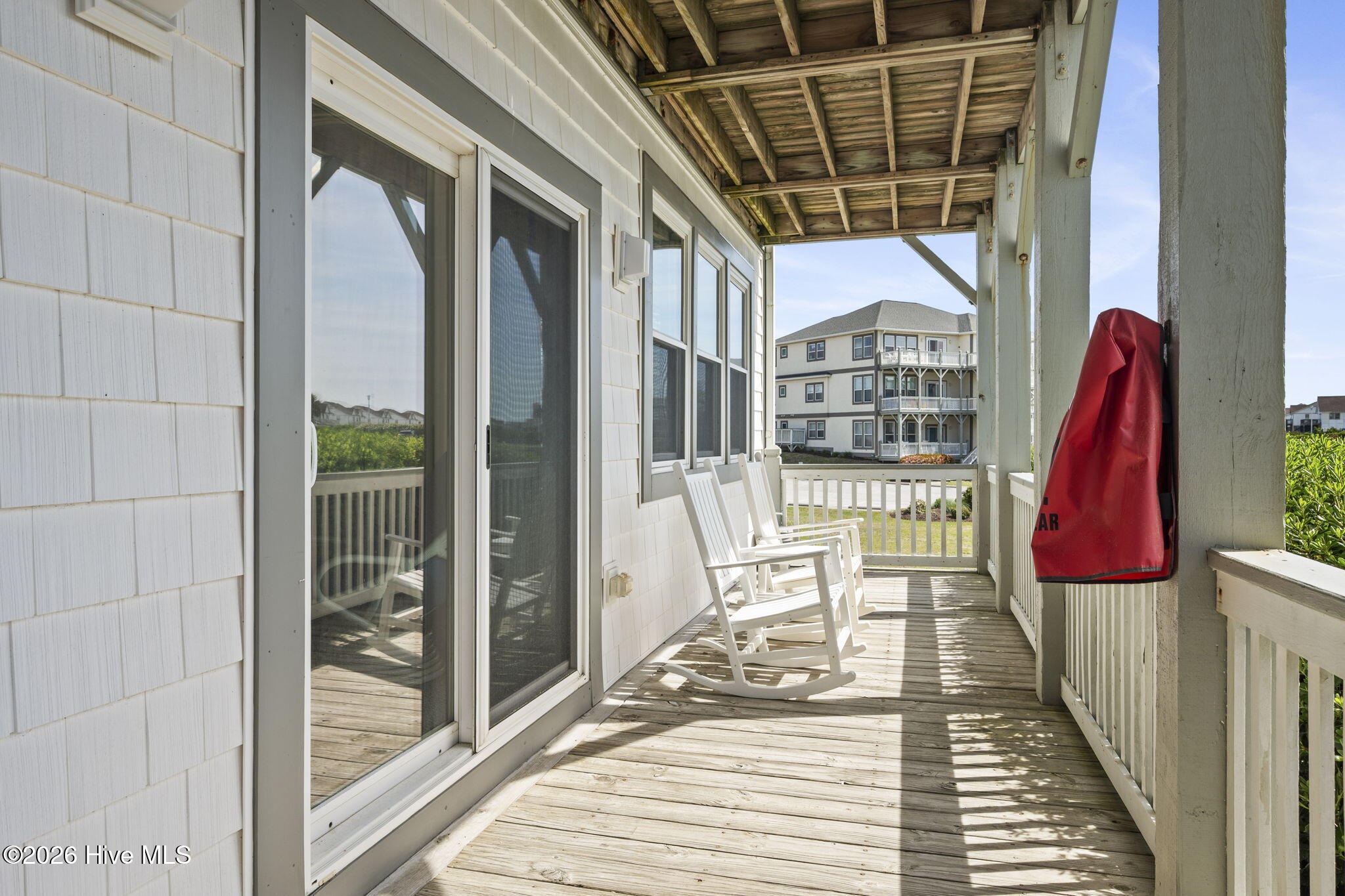 100566433 | Photo 39