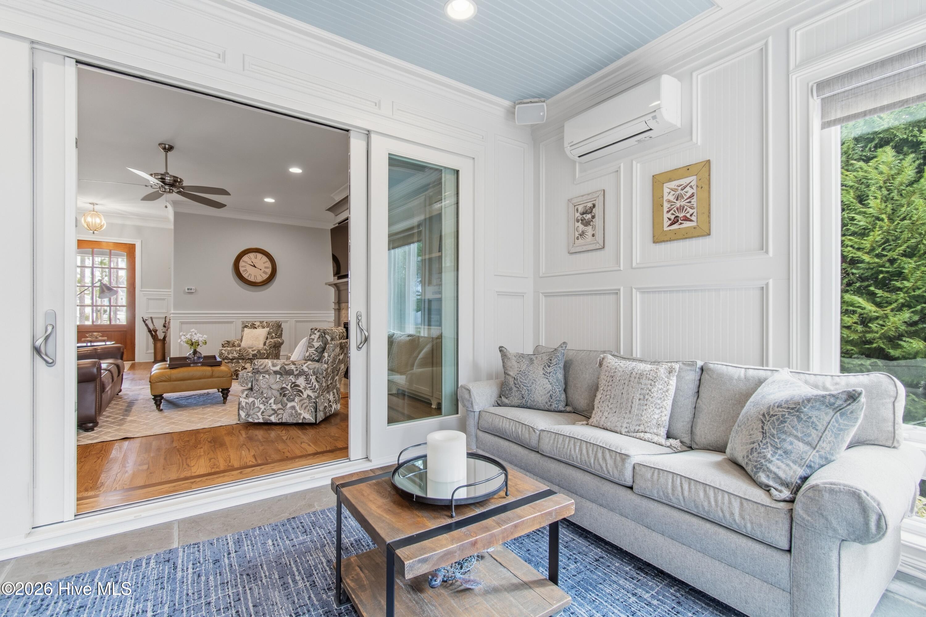 100555606 | Photo 13