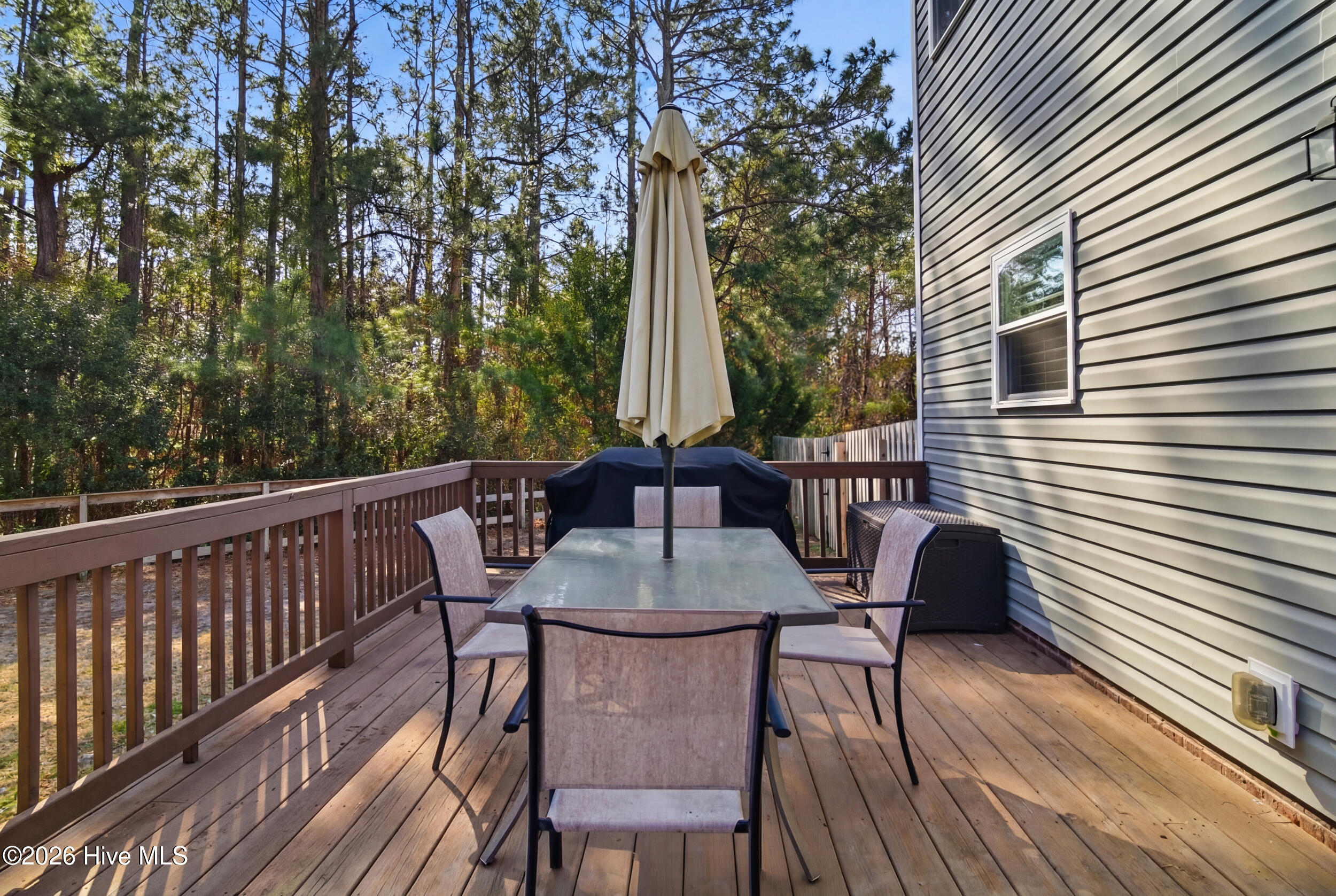 100552695 | Photo 56