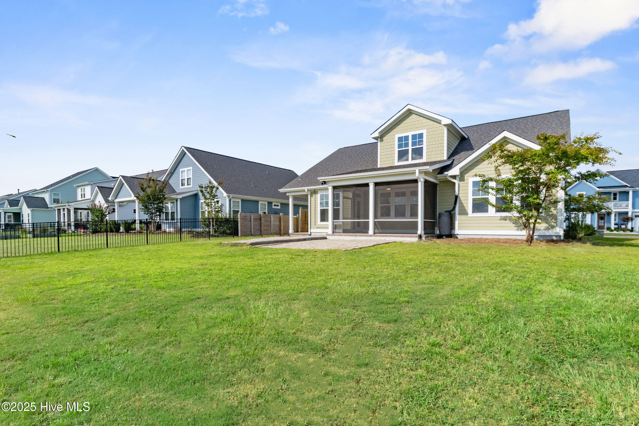 100528109 | Photo 47