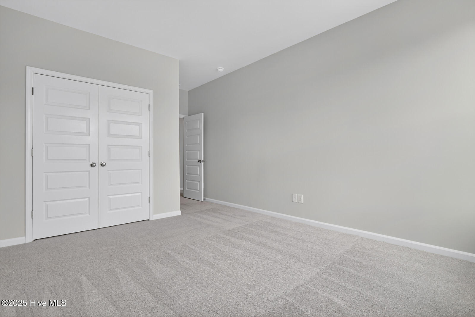 100559090 | Photo 22