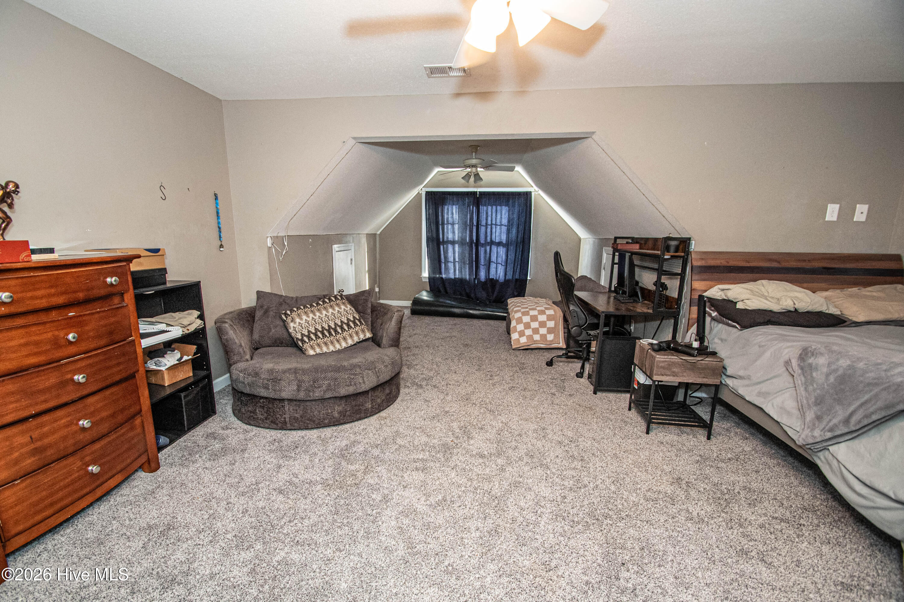 100553026 | Photo 64