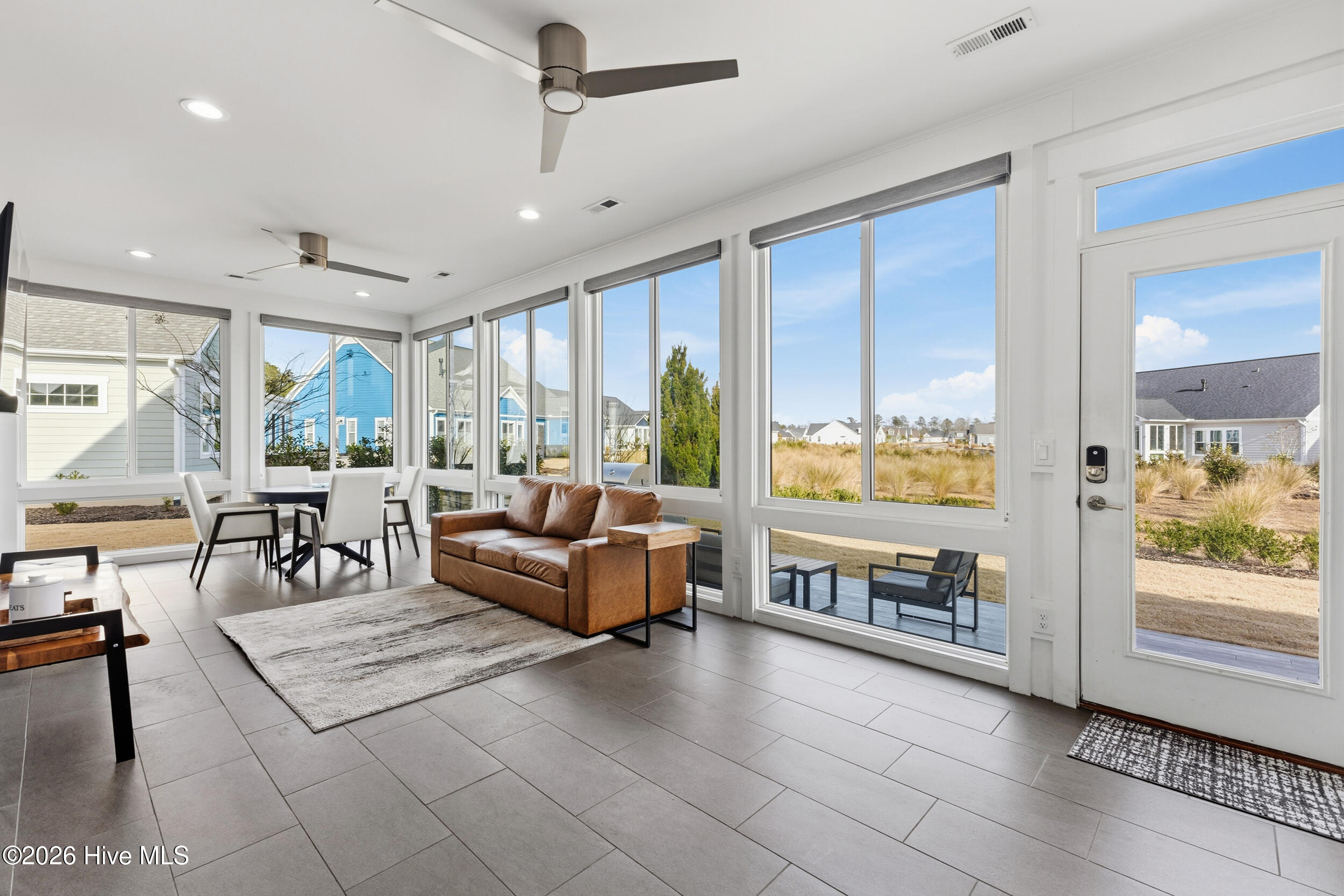 100550581 | Photo 13