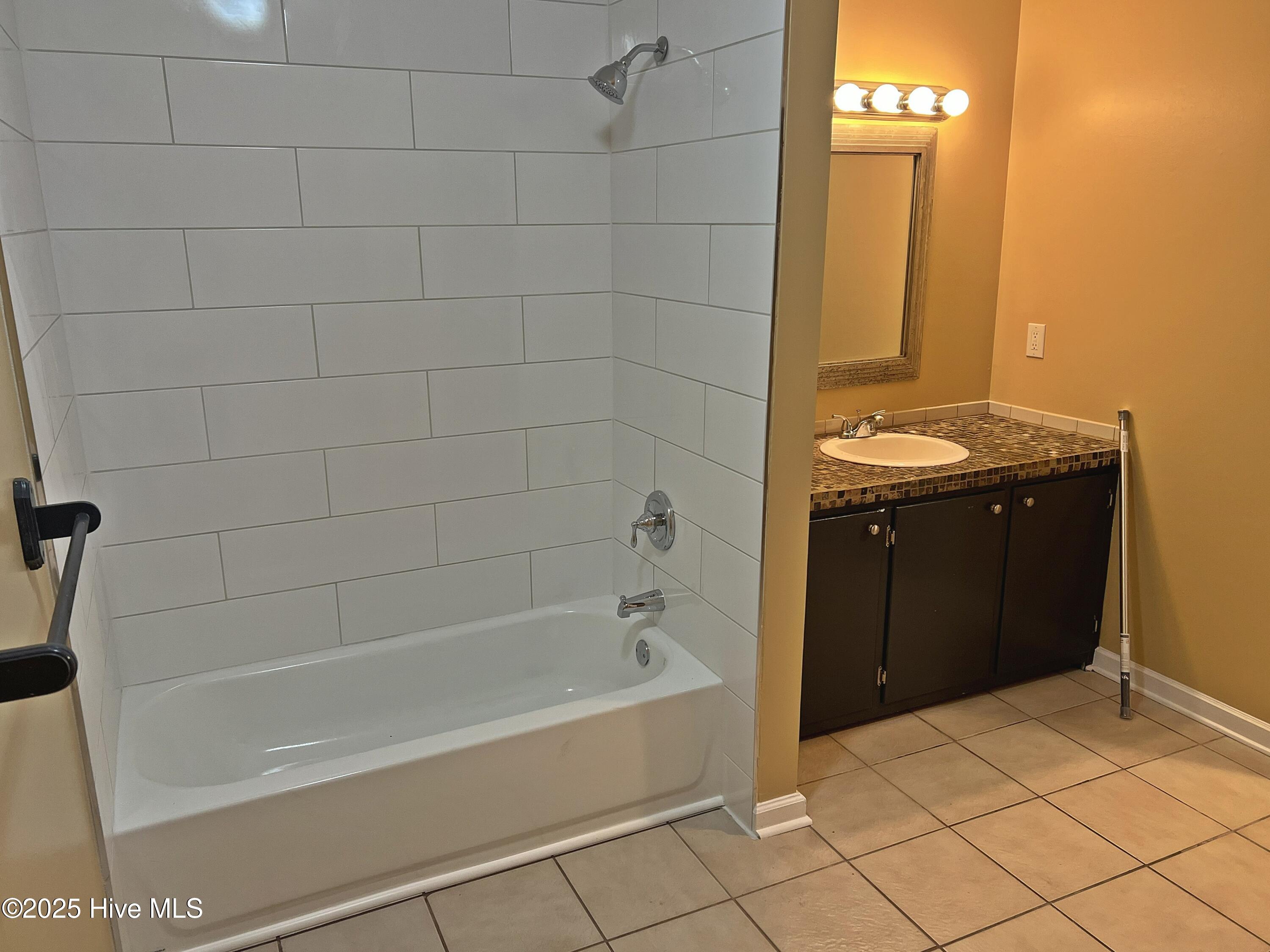 100538881 | Photo 10