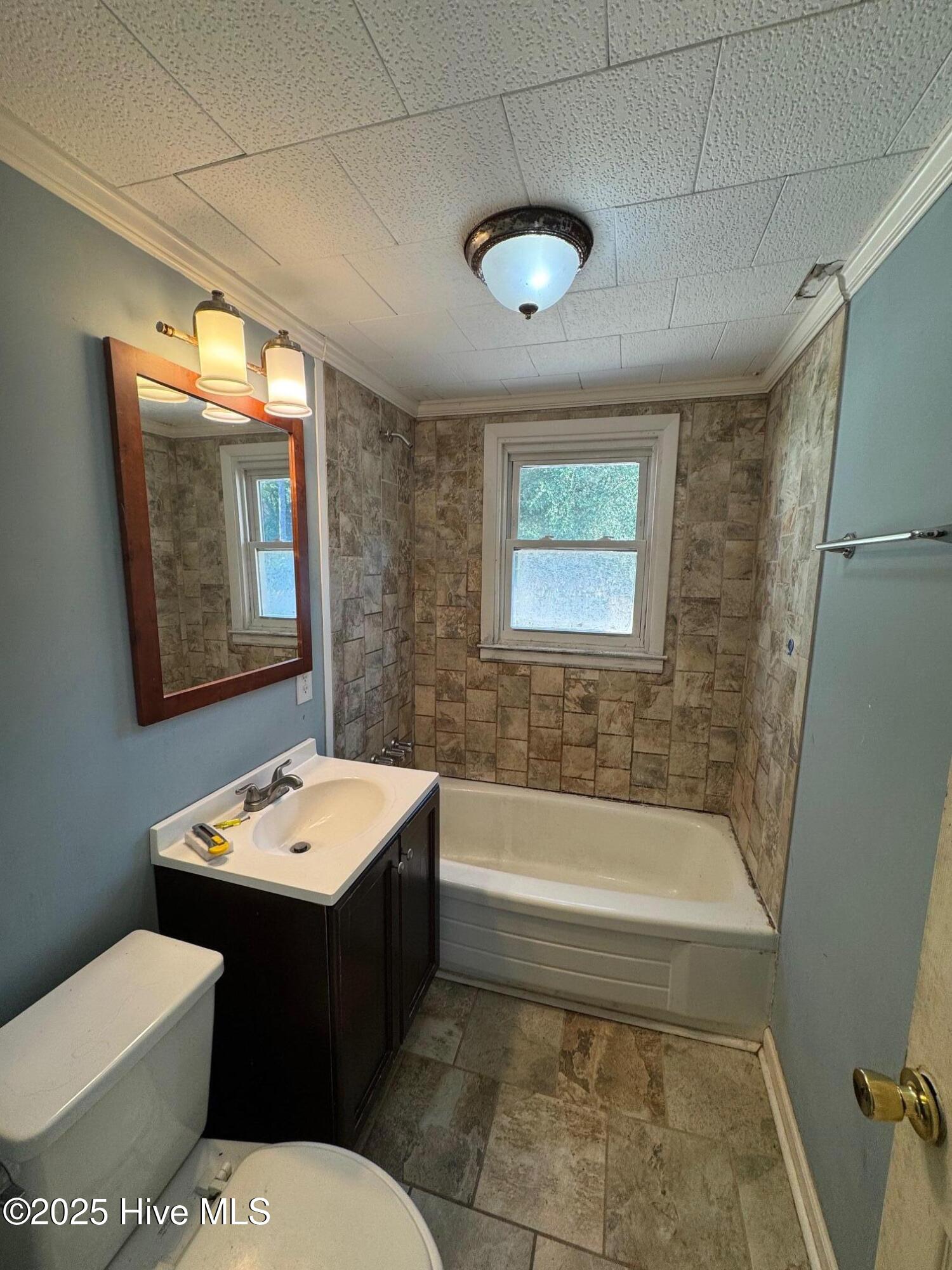 100527099 | Photo 27