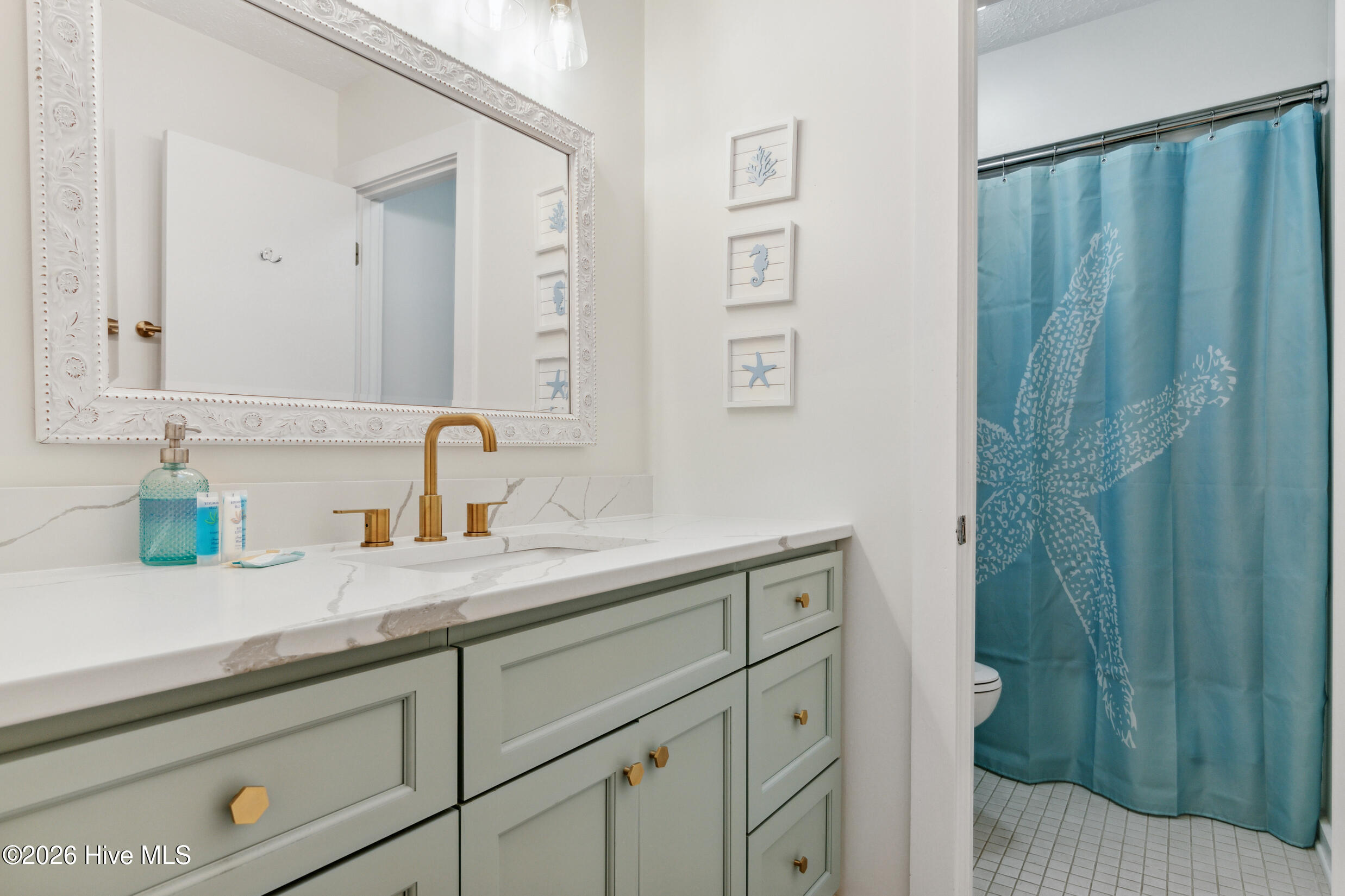 100557535 | Photo 30