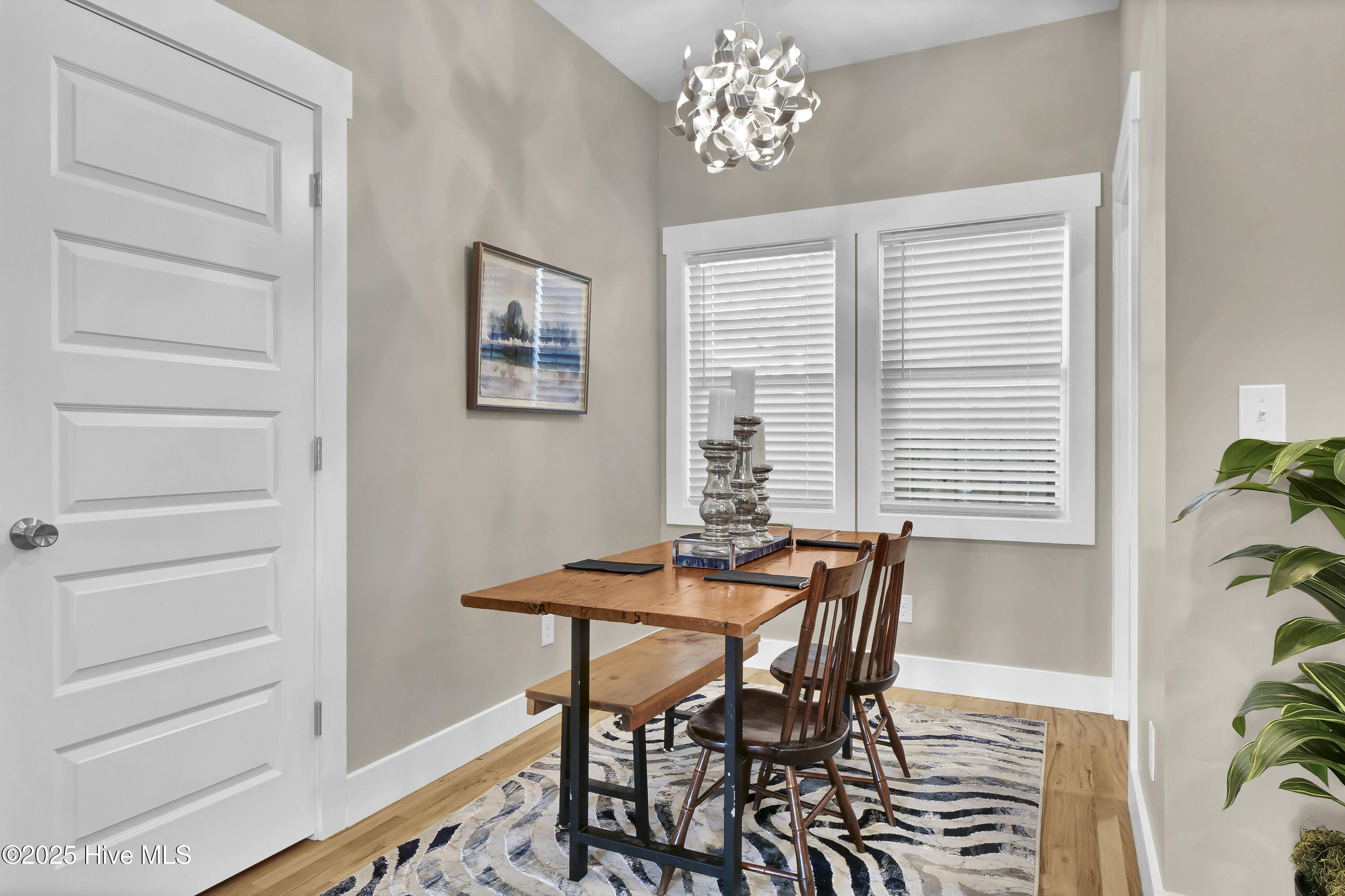 100539058 | Photo 19