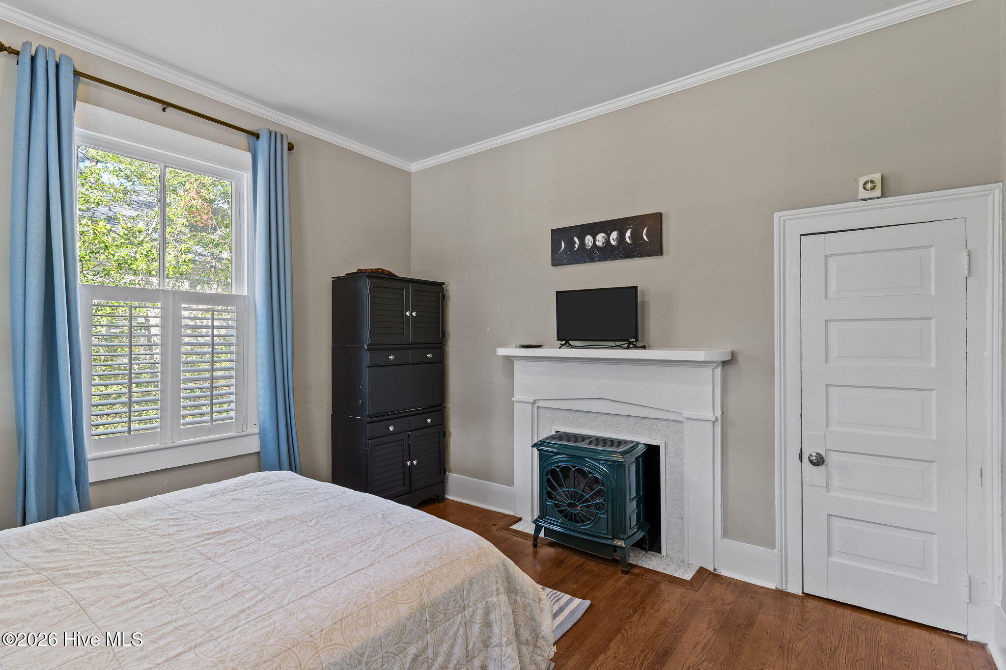 100561310 | Photo 12