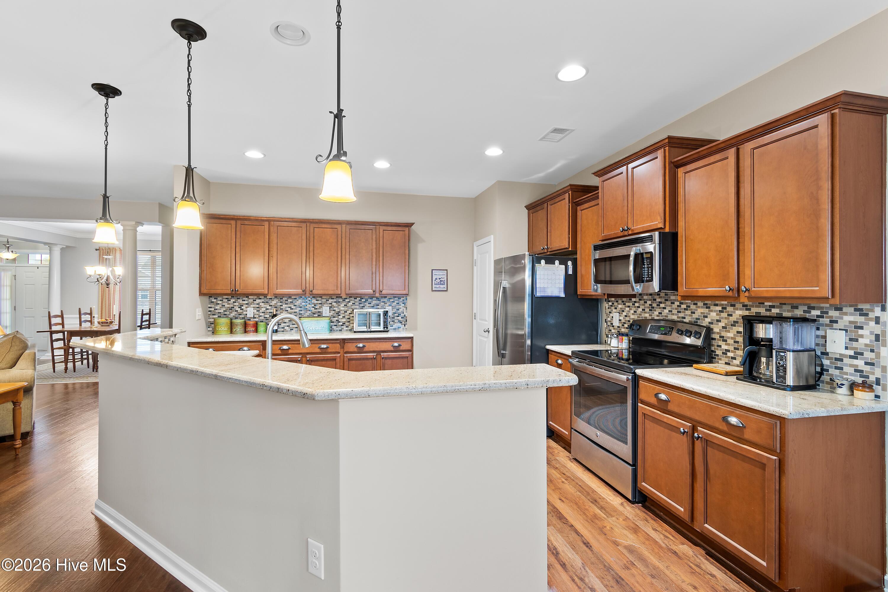 100553294 | Photo 18