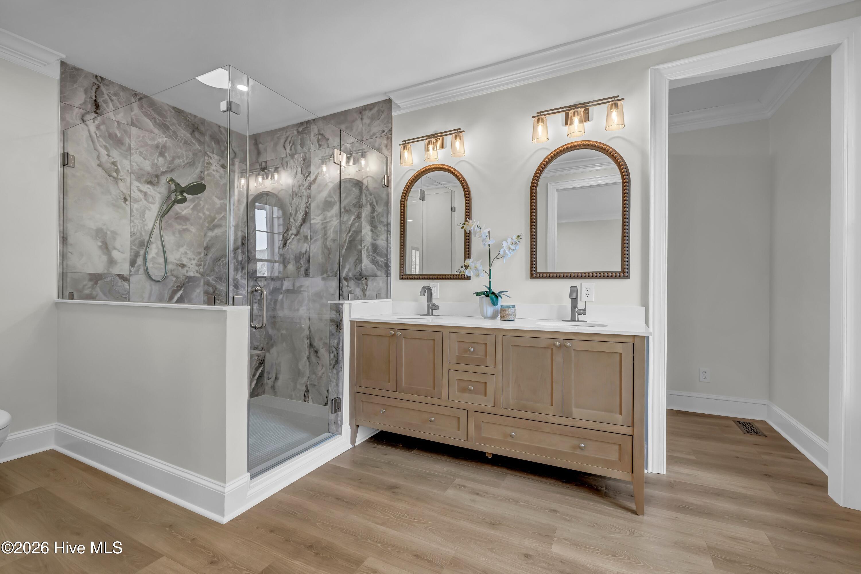 100552340 | Photo 21