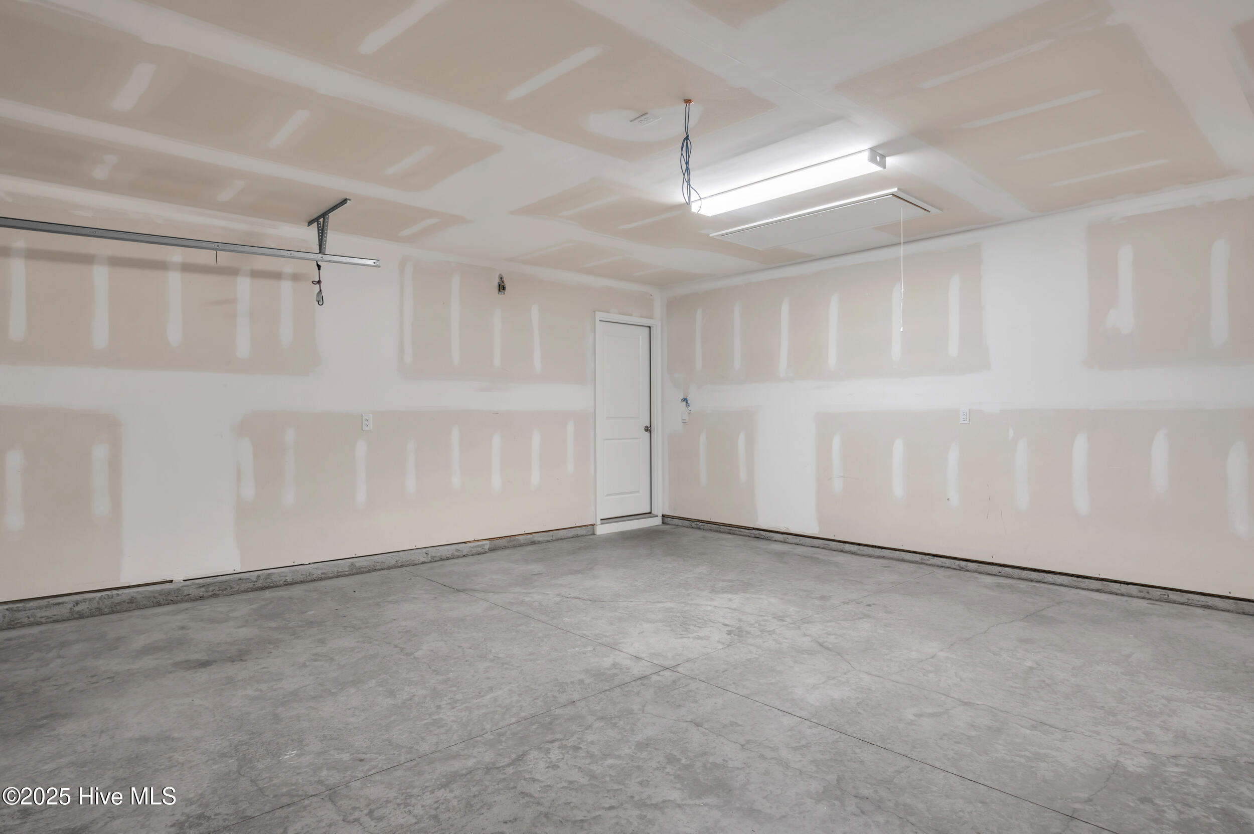 100546140 | Photo 26