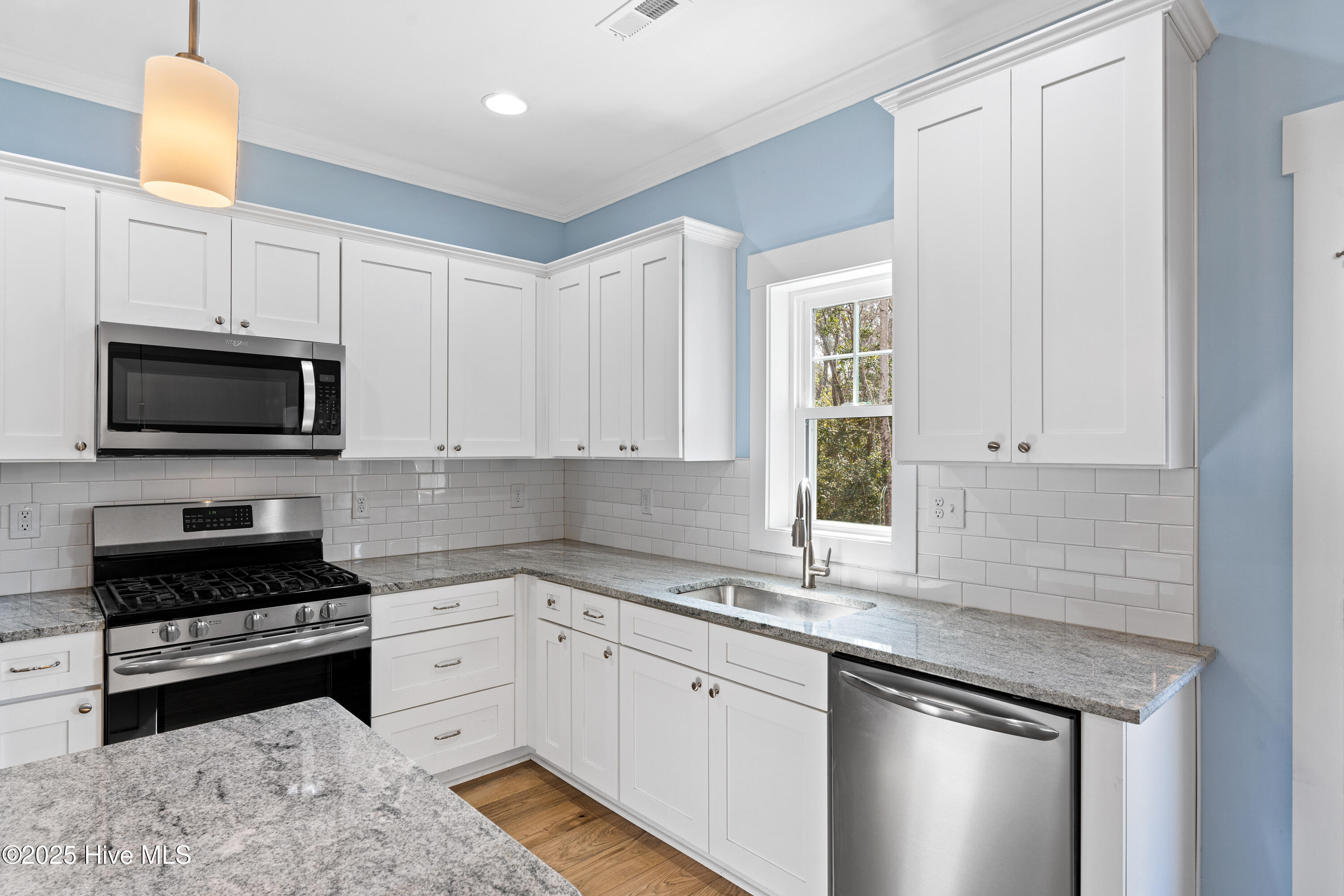 100529513 | Photo 19