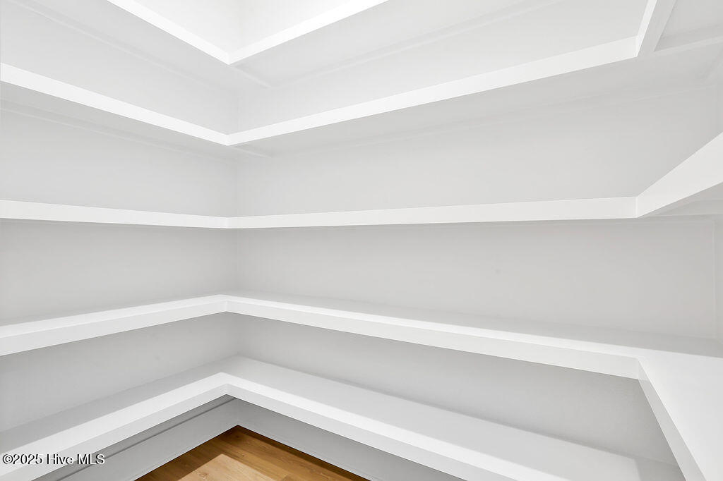 100554434 | Photo 37