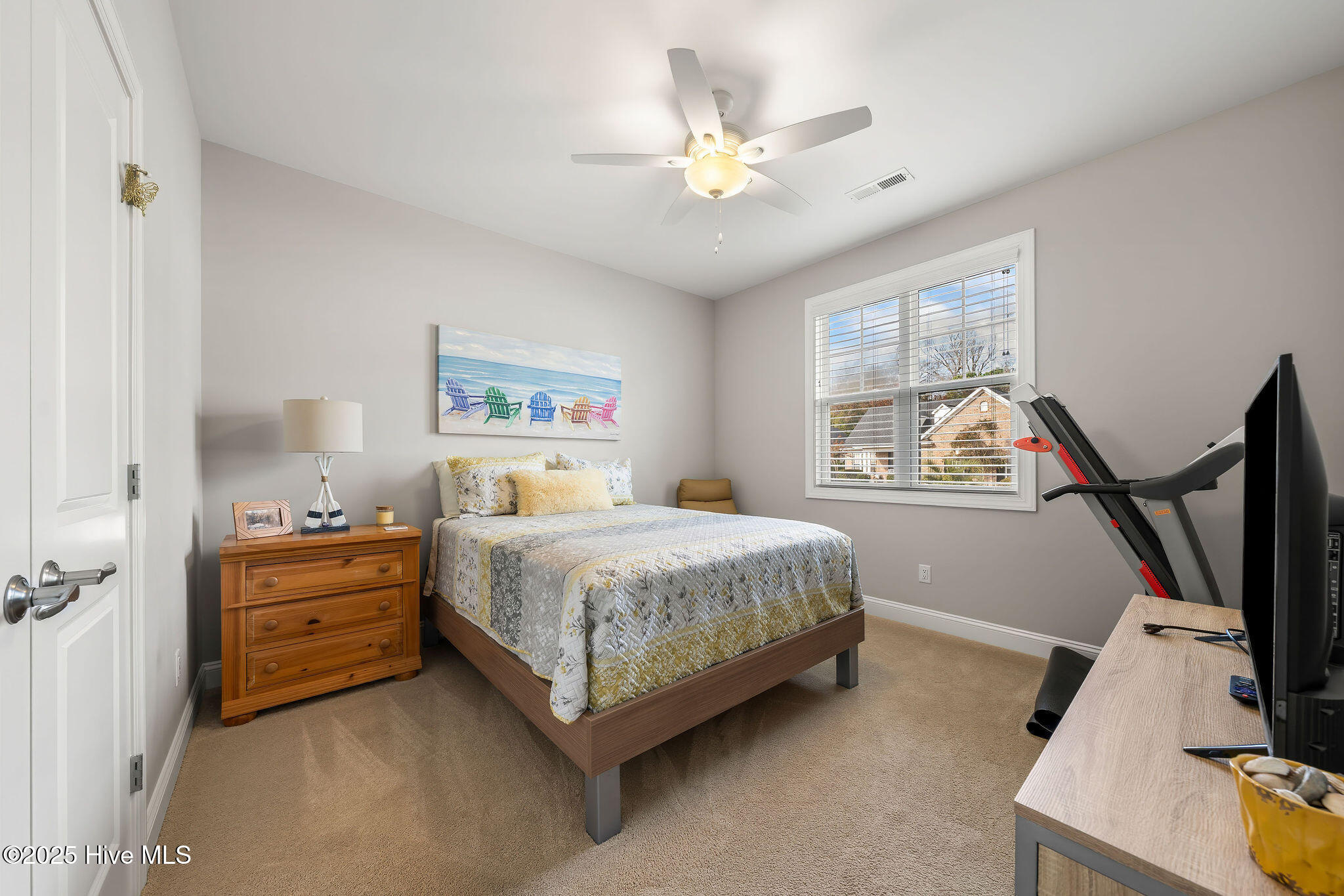 100547270 | Photo 37