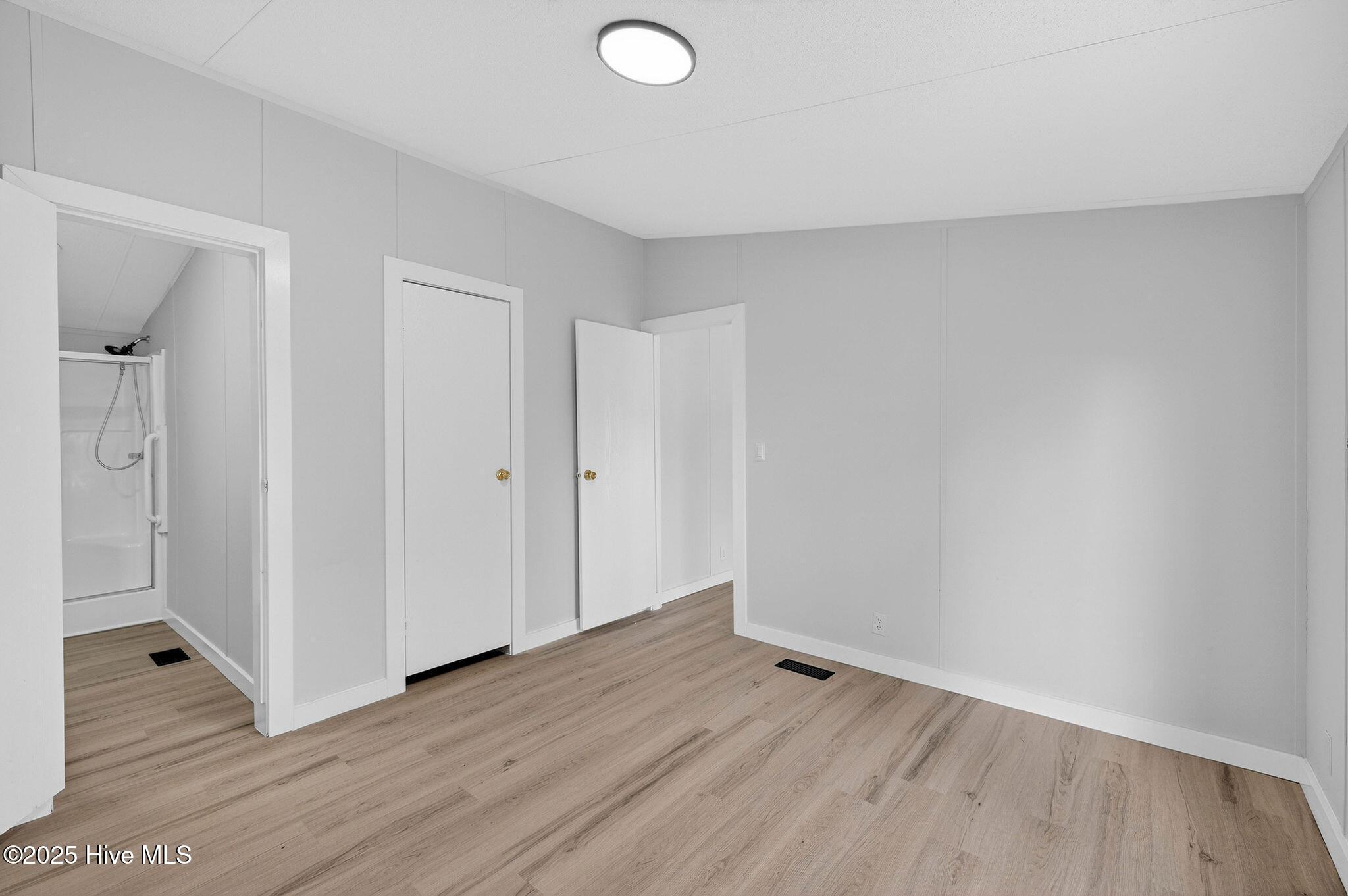 100543471 | Photo 21