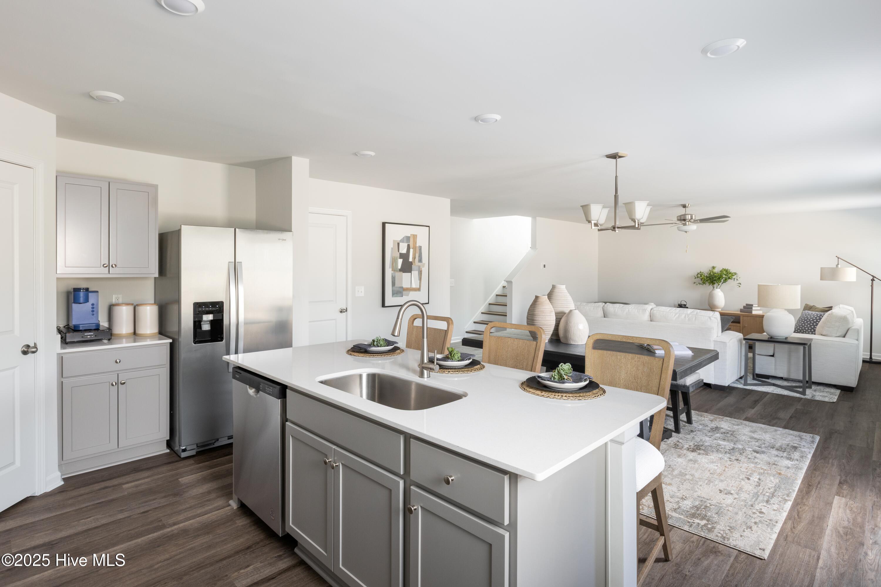 100546266 | Photo 12