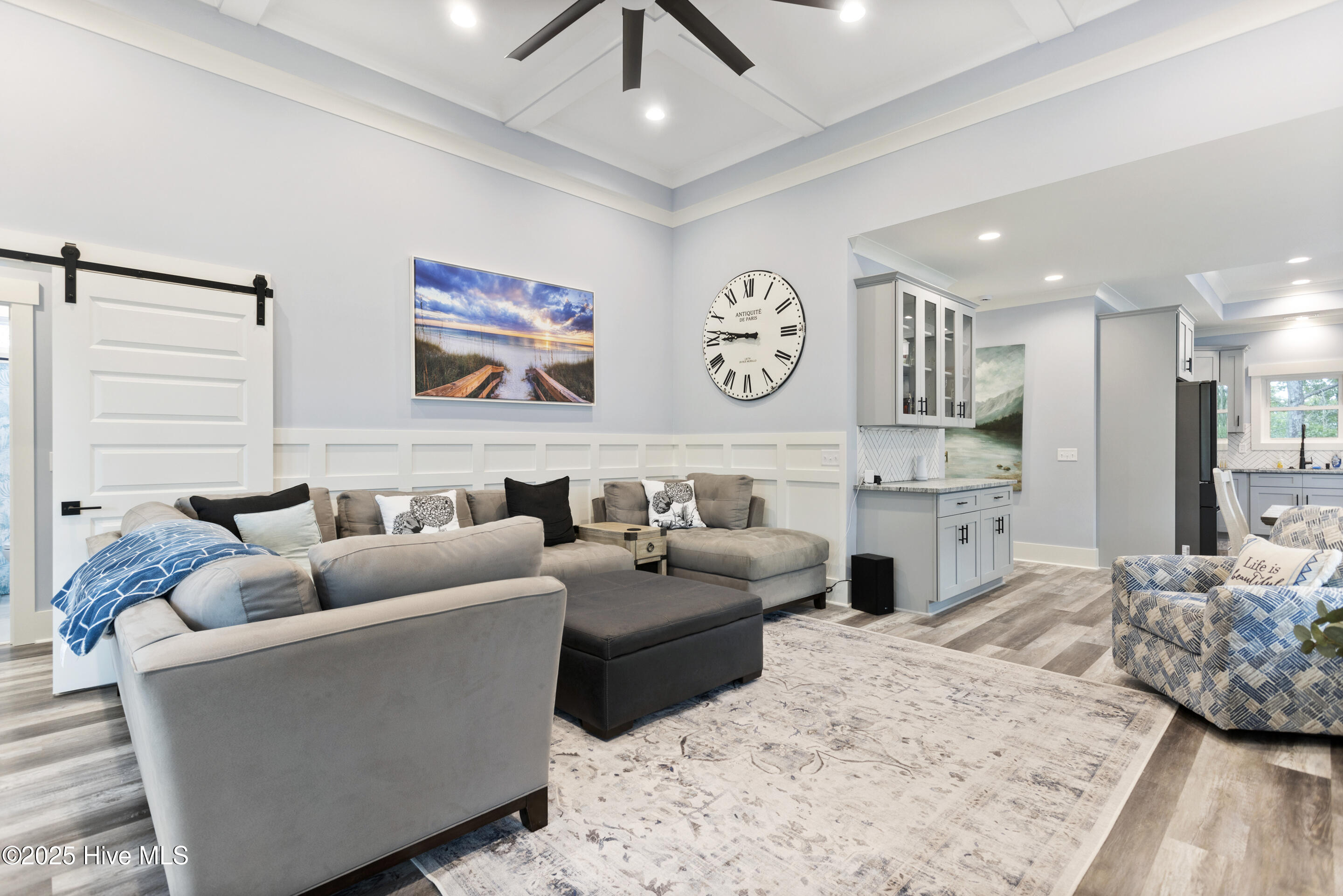 100504918 | Photo 11