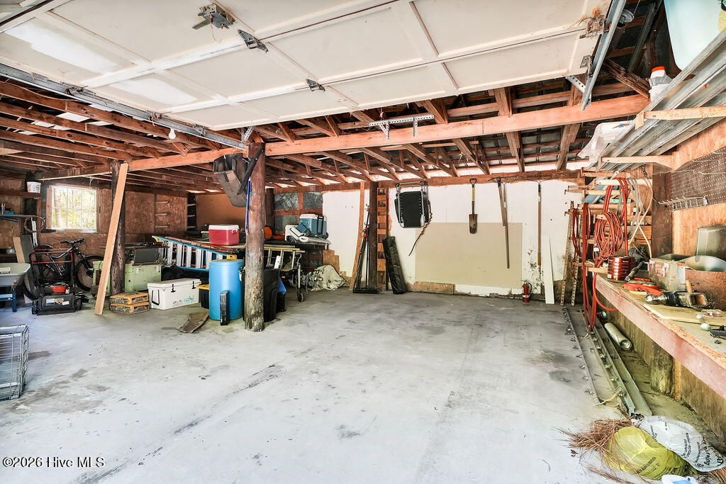 100569644 | Photo 34